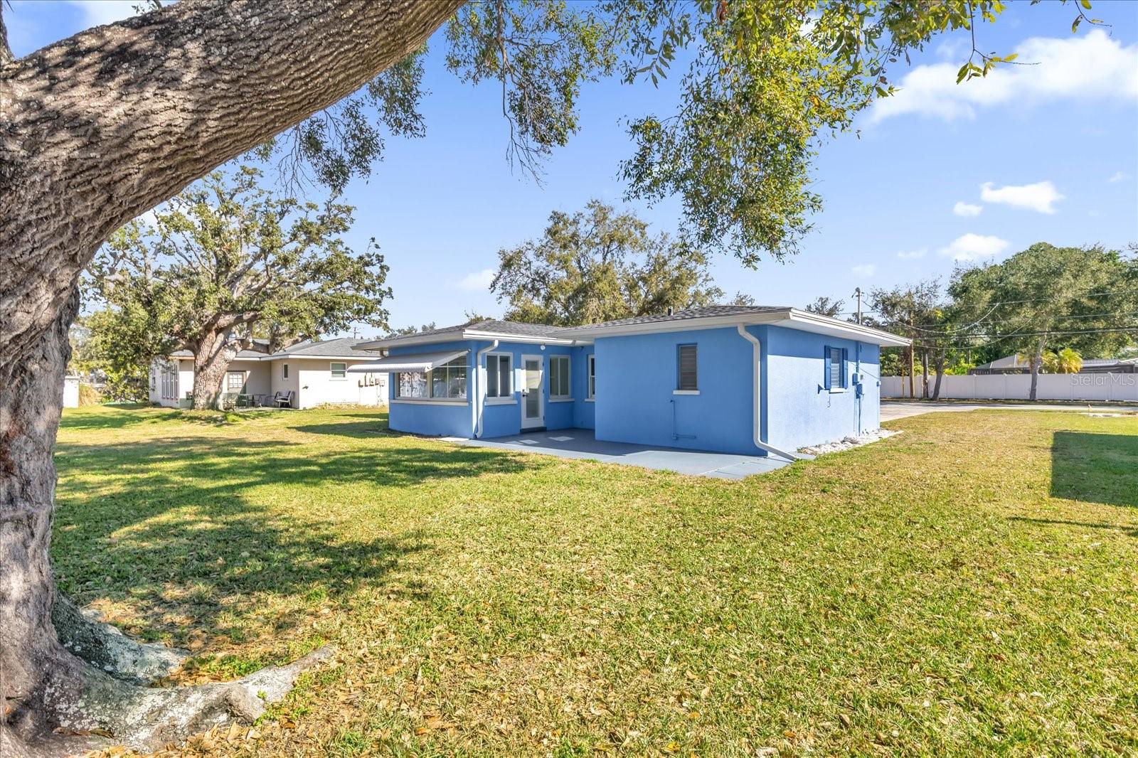 Image 35 of 47 For 12366 137th Street N