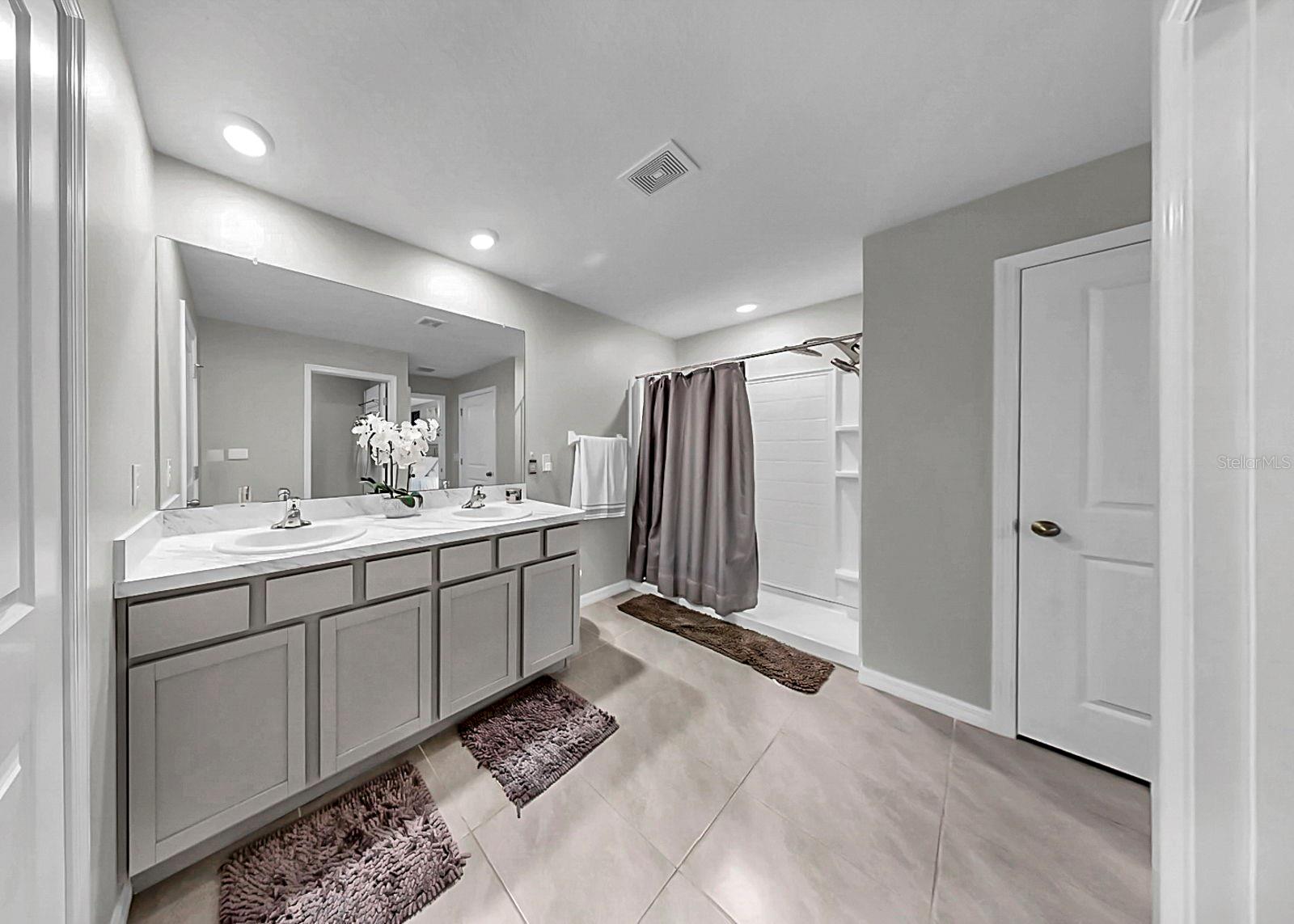 Image 24 of 46 For 16619 Mosaic Oar Drive