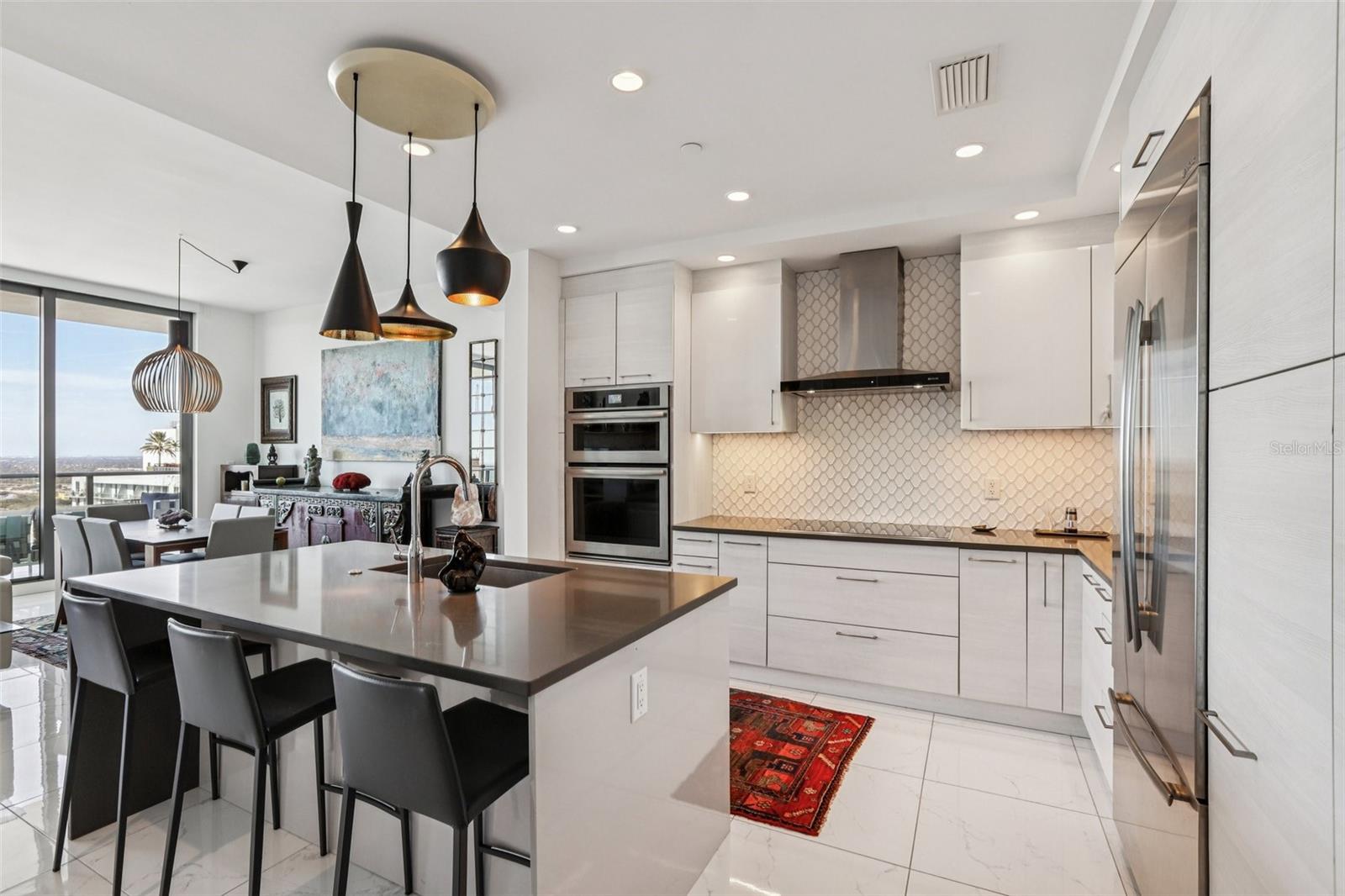 Listing photo id 11 for 100 1st Avenue N 3806