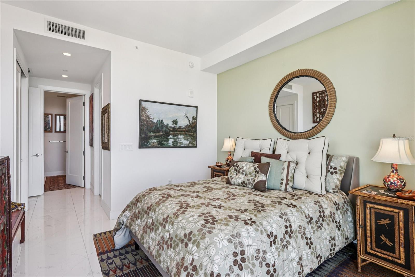 Listing photo id 23 for 100 1st Avenue N 3806