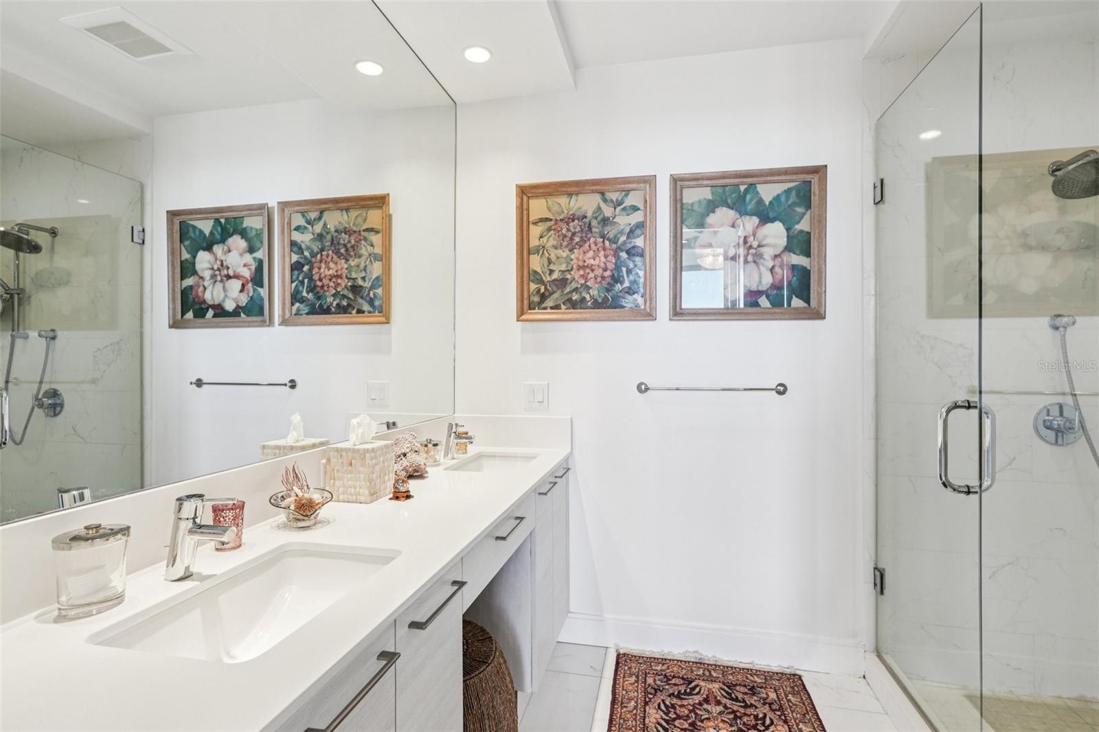 Listing photo id 26 for 100 1st Avenue N 3806