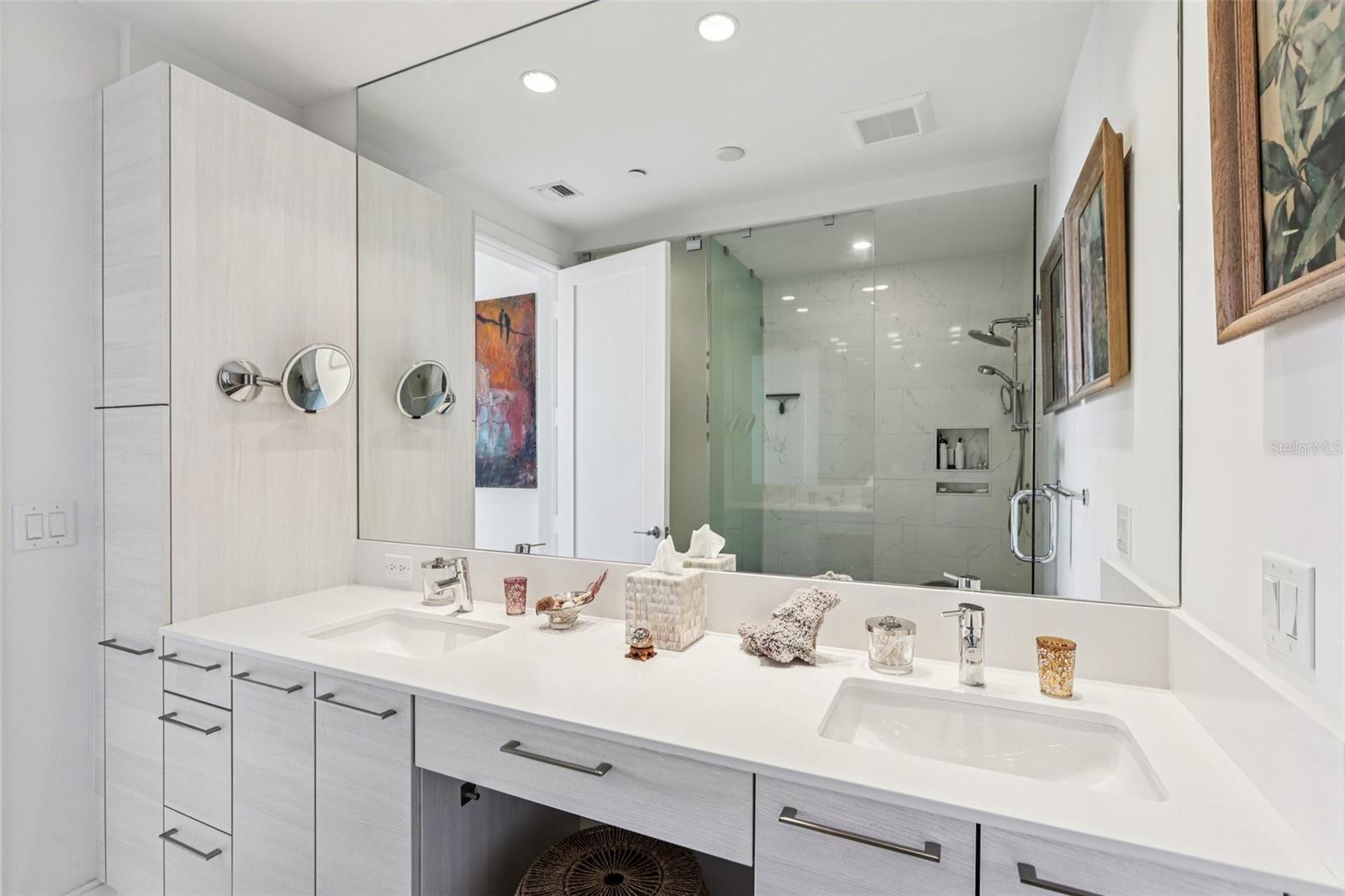 Listing photo id 29 for 100 1st Avenue N 3806