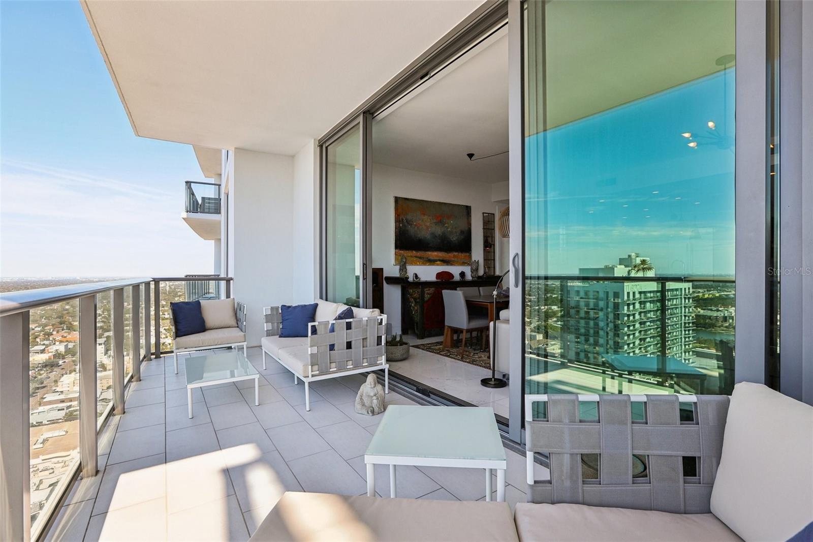 Listing photo id 34 for 100 1st Avenue N 3806