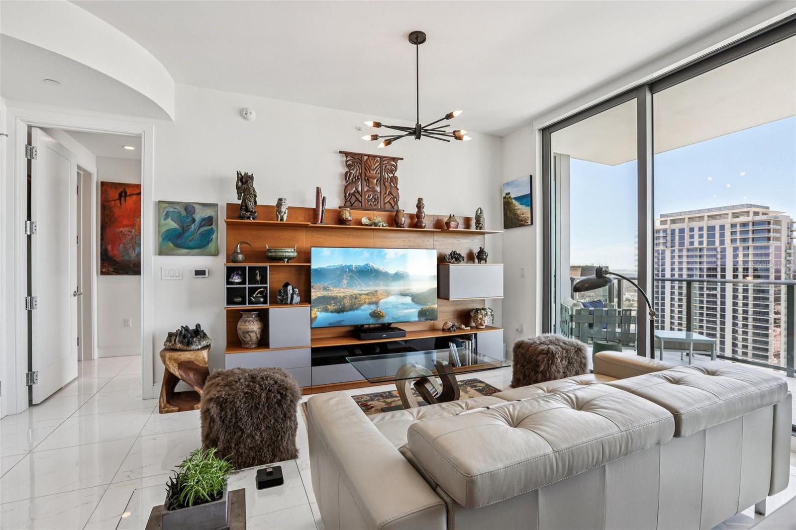 Listing photo id 3 for 100 1st Avenue N 3806