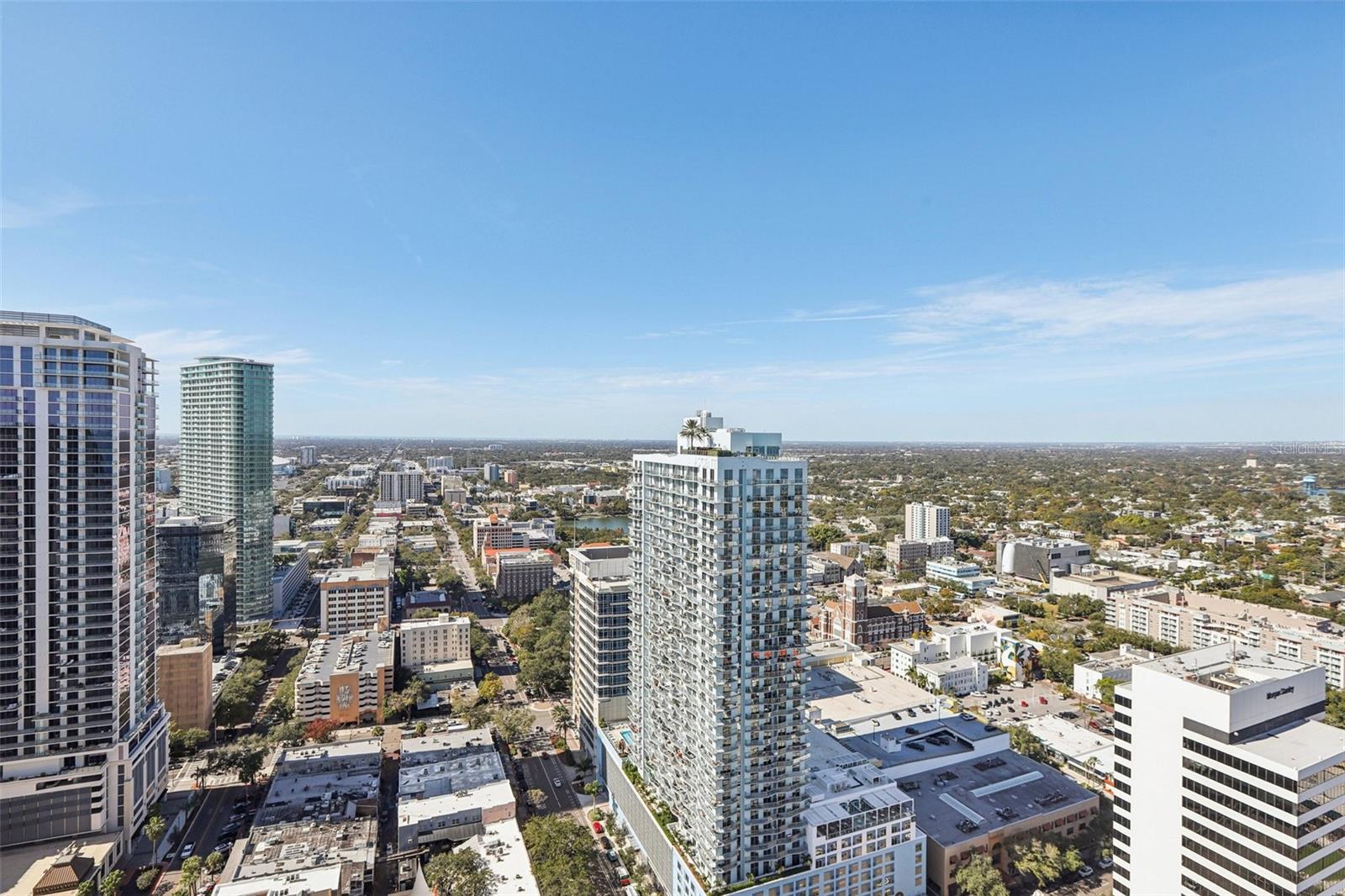 Listing photo id 52 for 100 1st Avenue N 3806