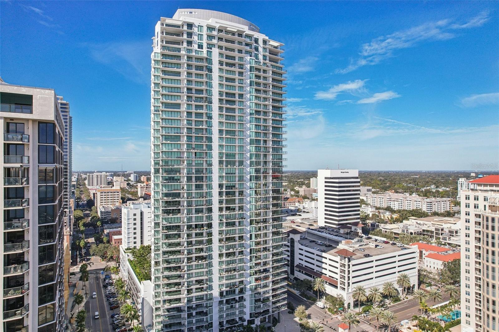 Listing photo id 53 for 100 1st Avenue N 3806