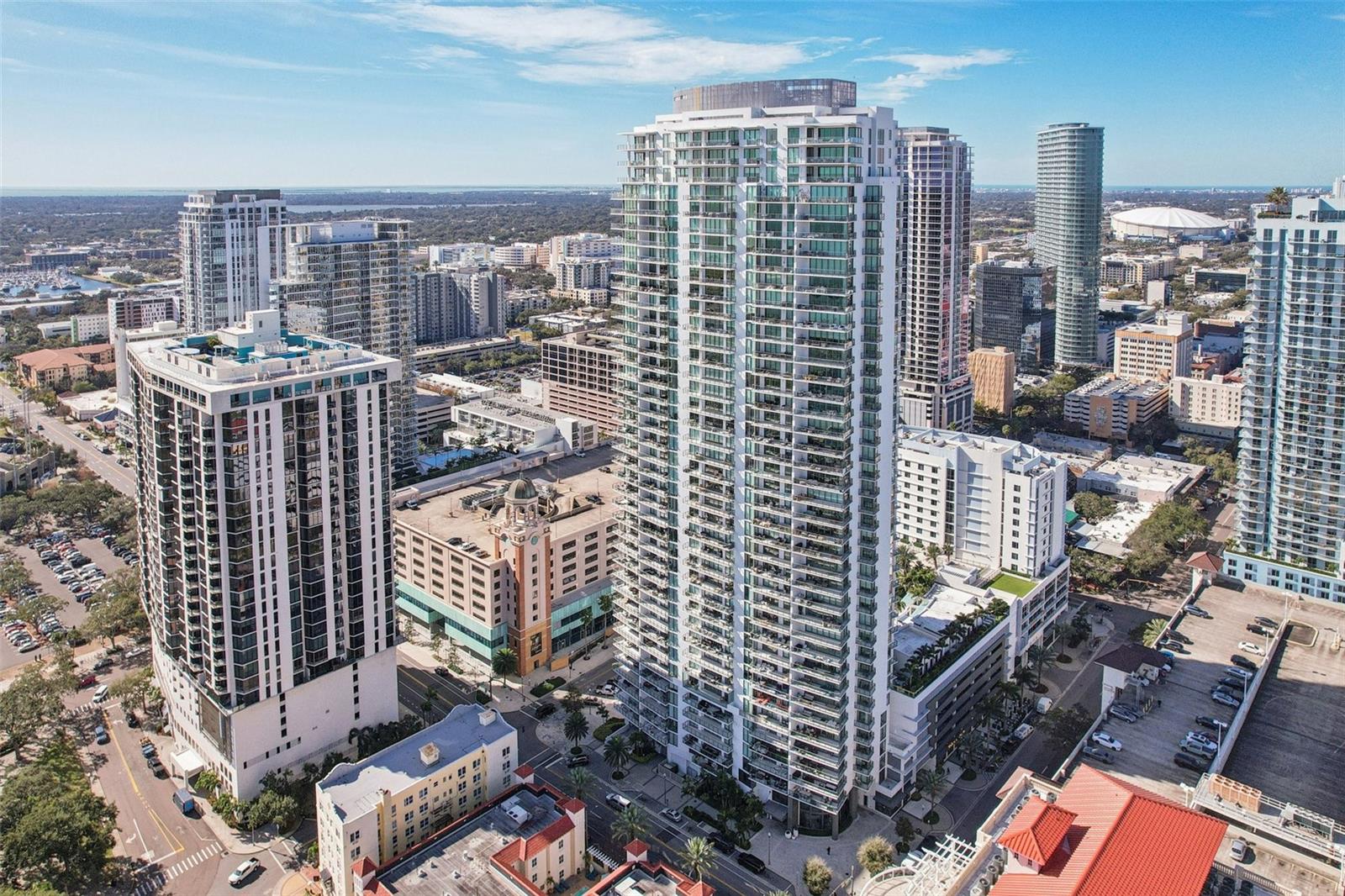 Listing photo id 56 for 100 1st Avenue N 3806