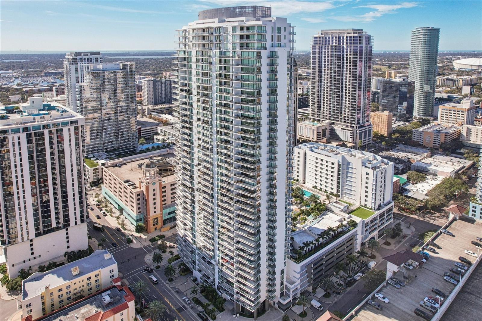 Listing photo id 57 for 100 1st Avenue N 3806