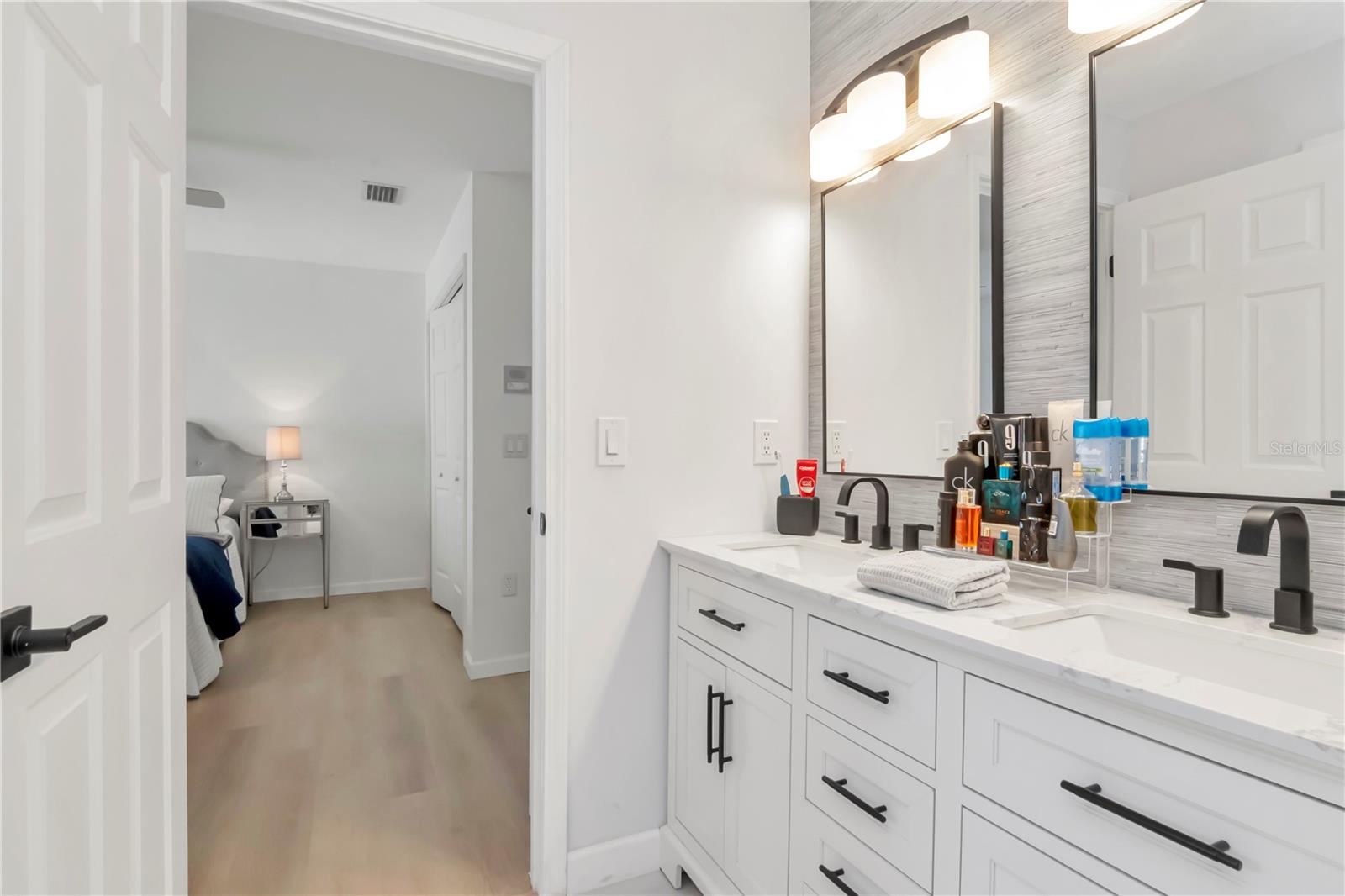 Image 20 of 29 For 14229 Creek Run Drive