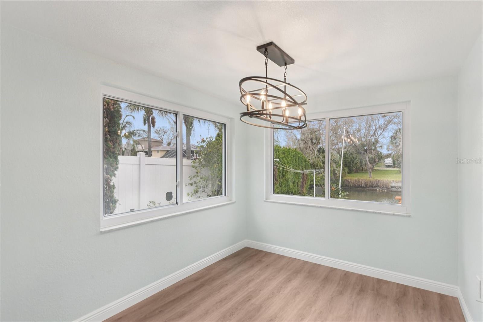 Listing photo id 10 for 7619 Hatteras Drive