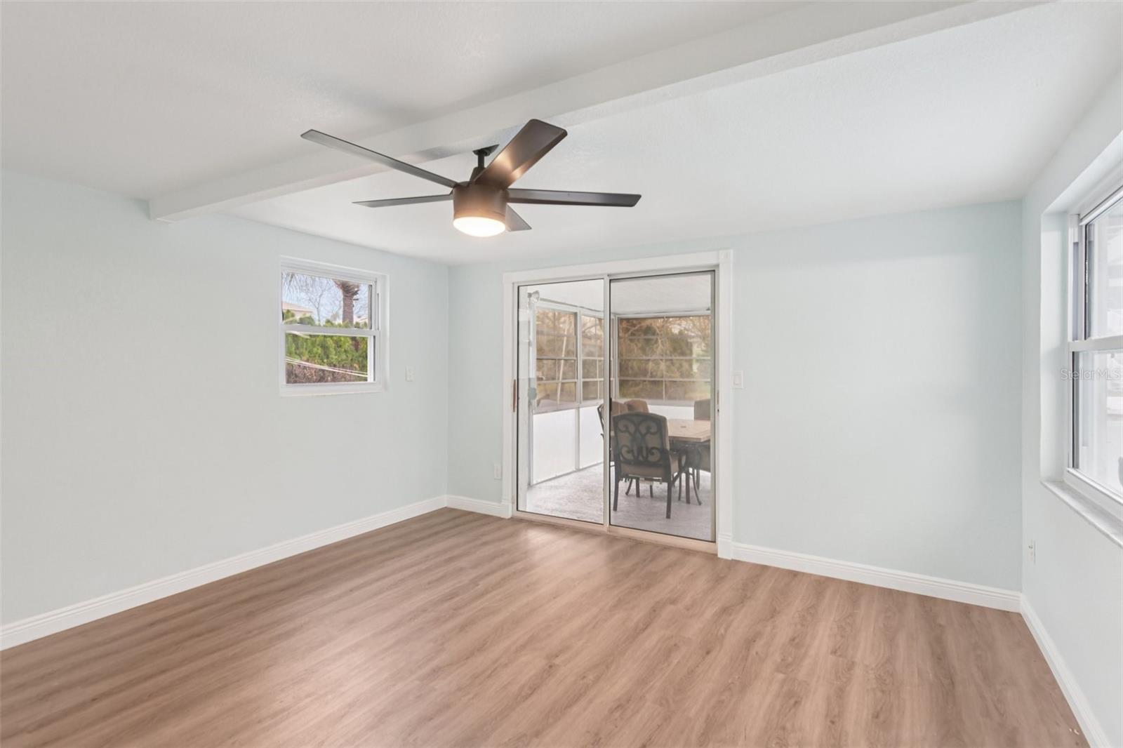 Listing photo id 11 for 7619 Hatteras Drive