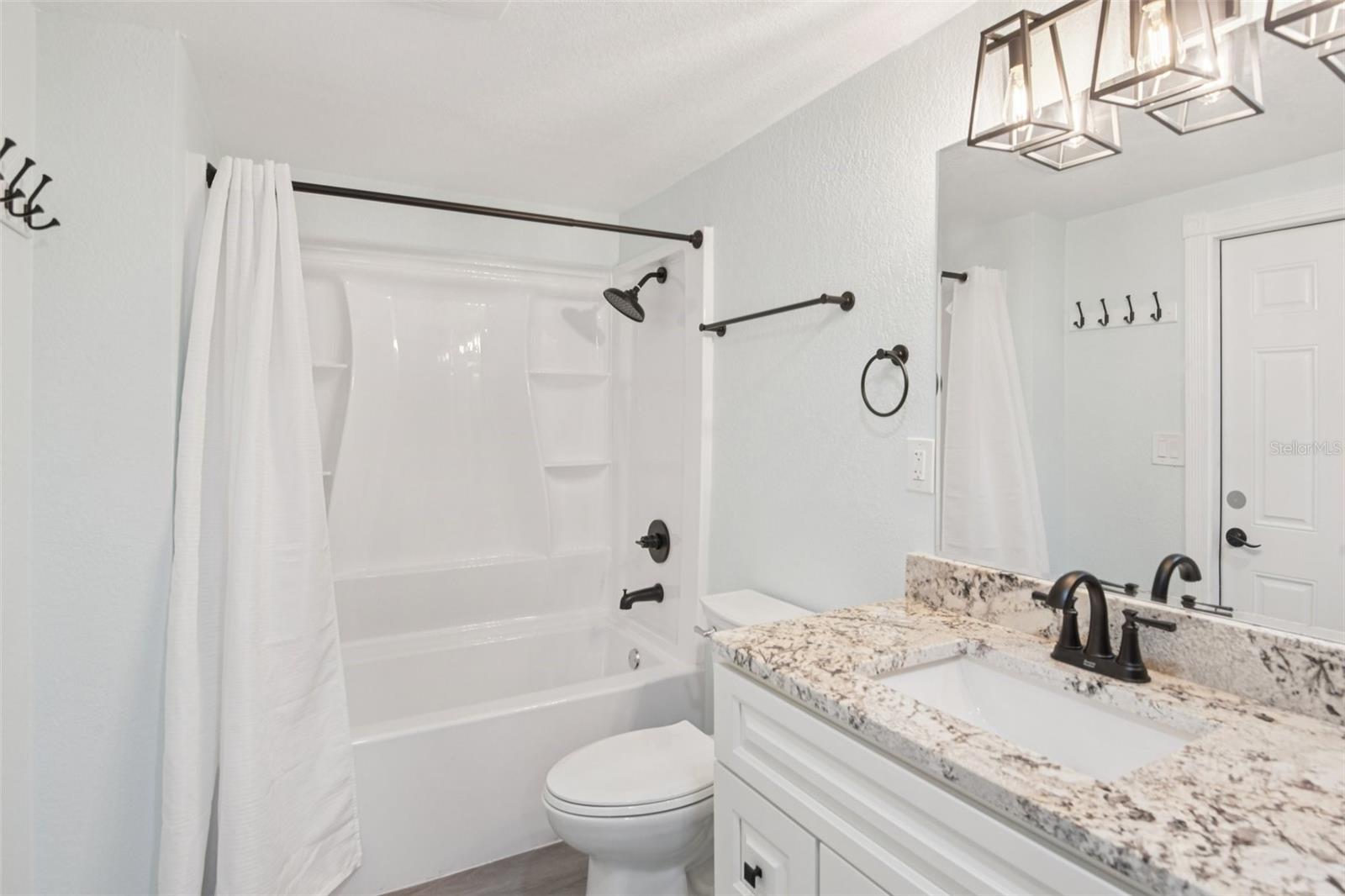 Listing photo id 14 for 7619 Hatteras Drive