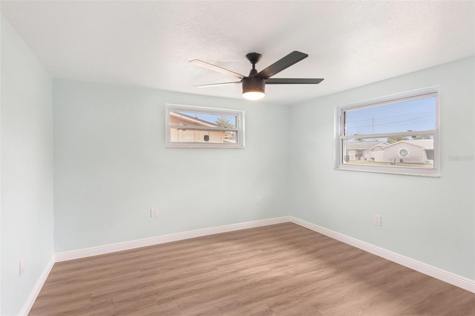 Listing photo id 15 for 7619 Hatteras Drive