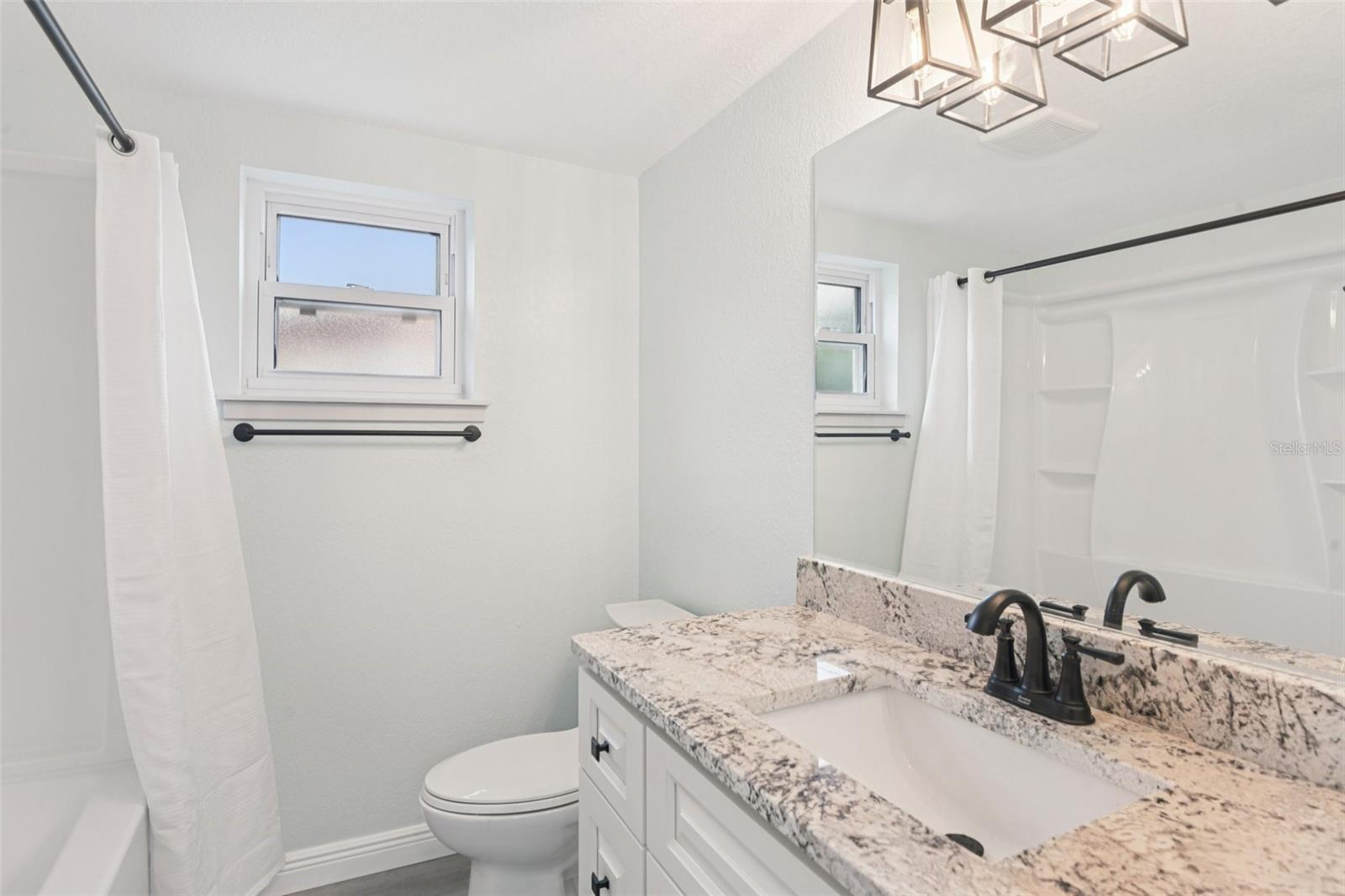 Listing photo id 17 for 7619 Hatteras Drive