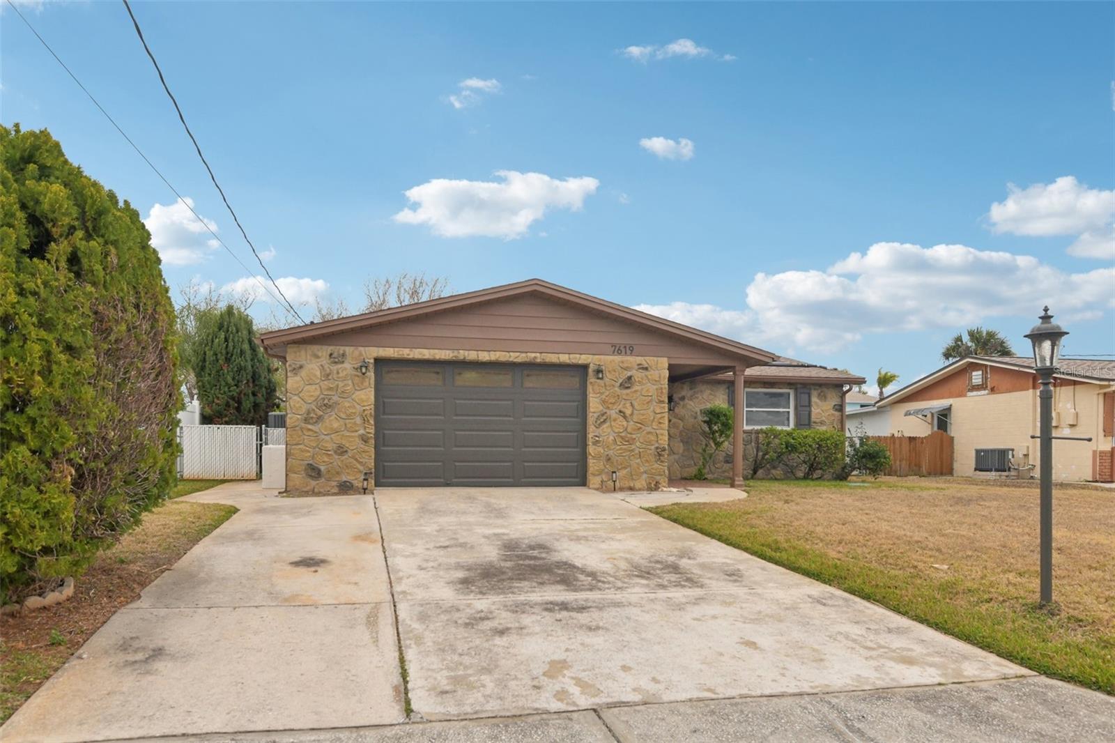 Listing photo id 0 for 7619 Hatteras Drive