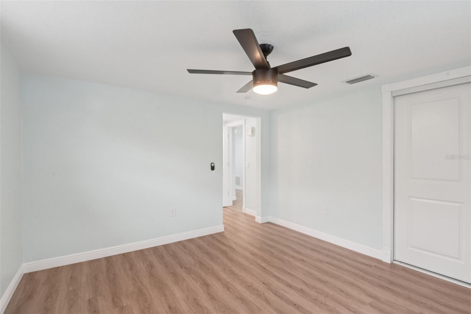 Listing photo id 19 for 7619 Hatteras Drive