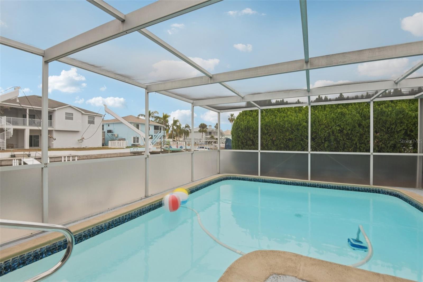 Listing photo id 24 for 7619 Hatteras Drive