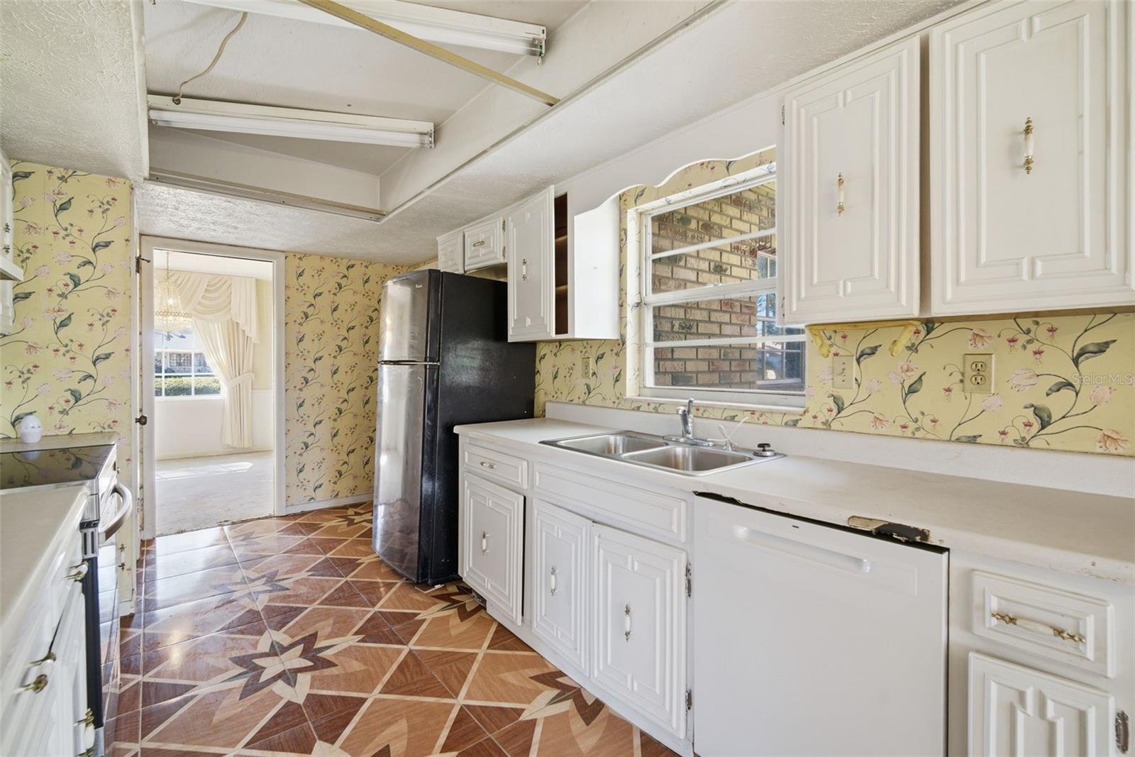 Image 10 of 32 For 2207 Parkwood Drive