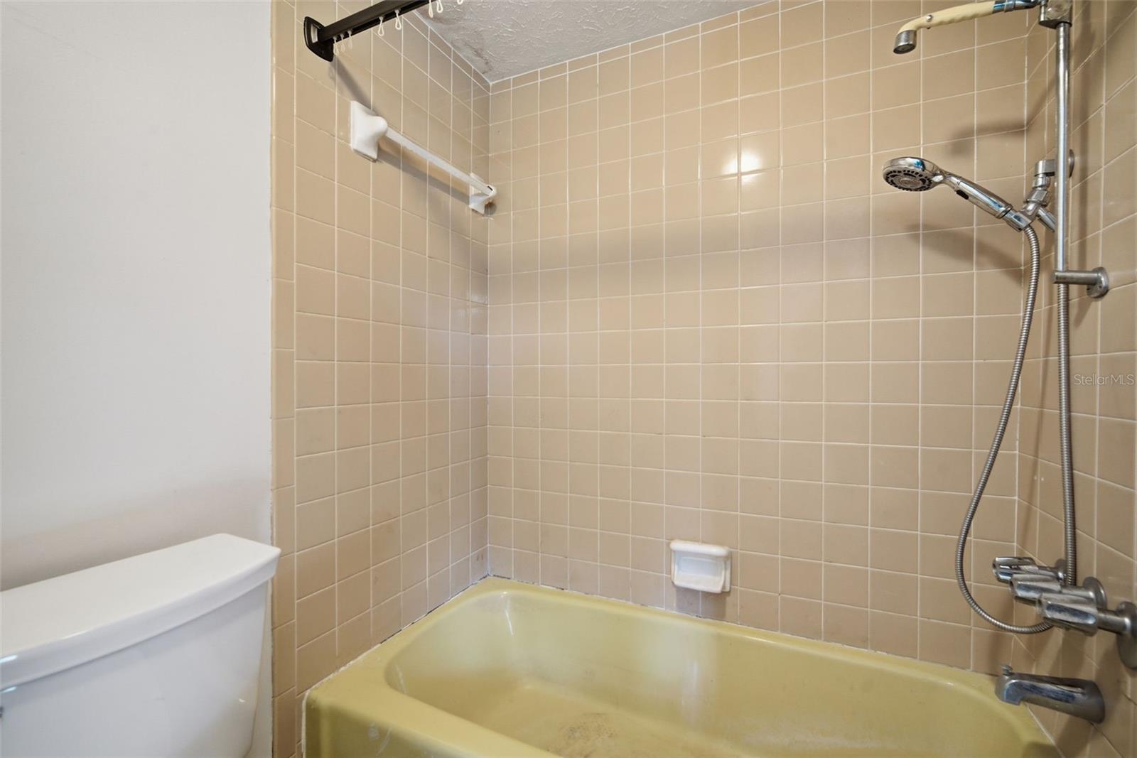 Image 16 of 32 For 2207 Parkwood Drive