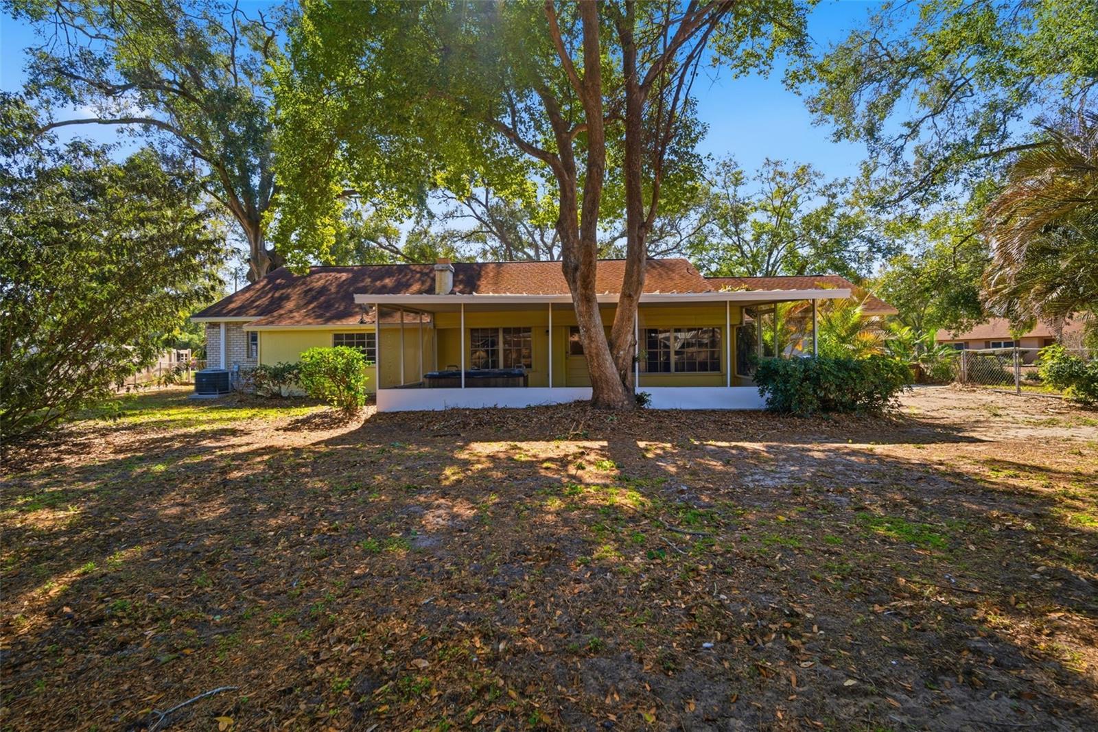 Image 23 of 32 For 2207 Parkwood Drive