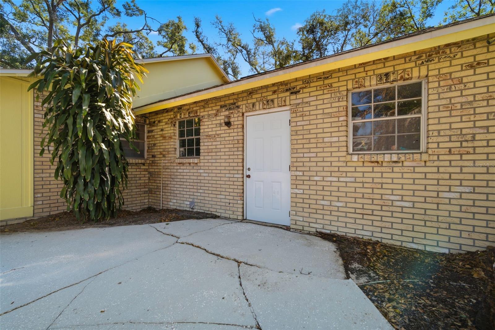 Image 29 of 32 For 2207 Parkwood Drive