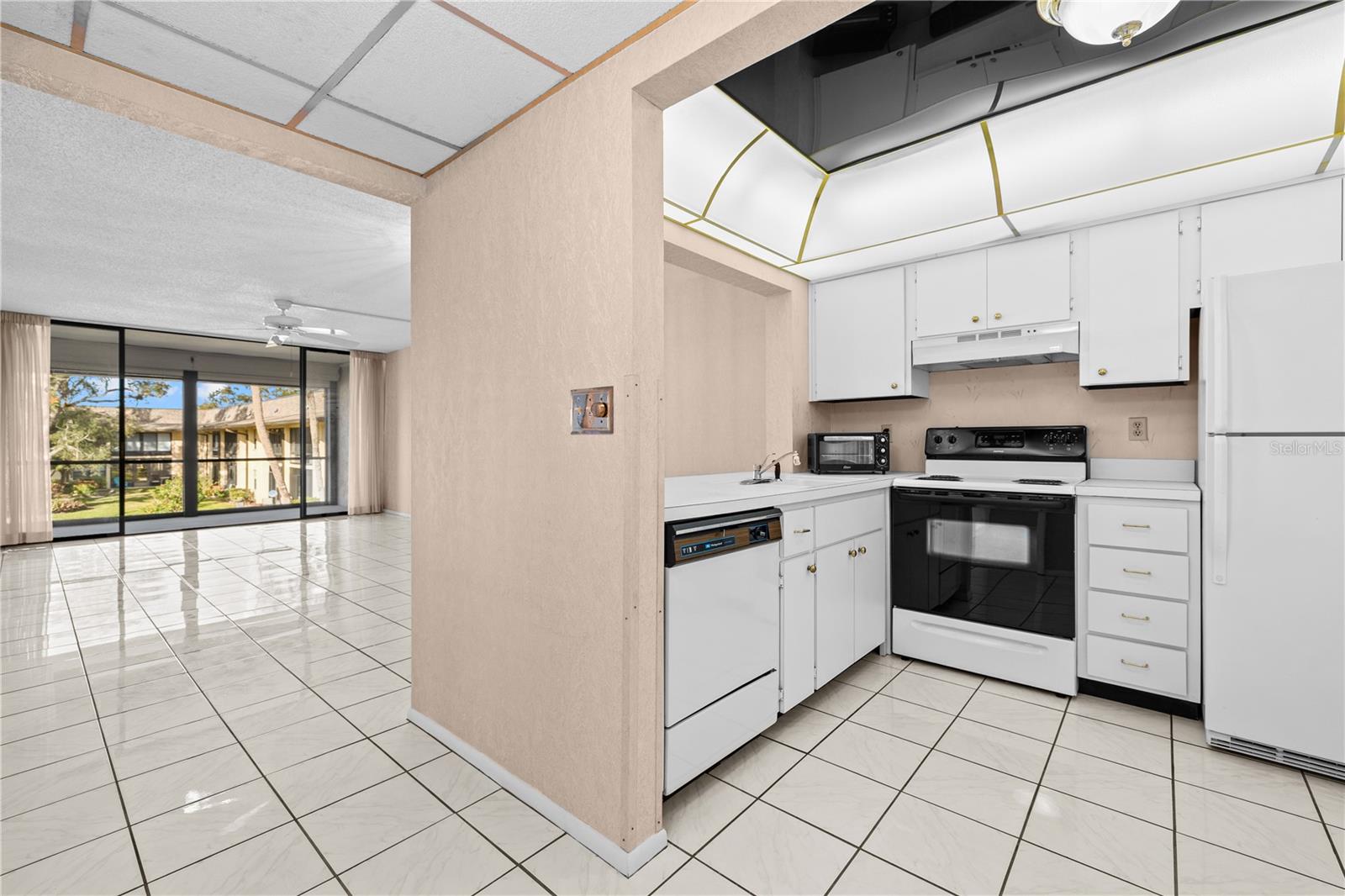 Image 4 of 32 For 12300 Vonn Road 1205