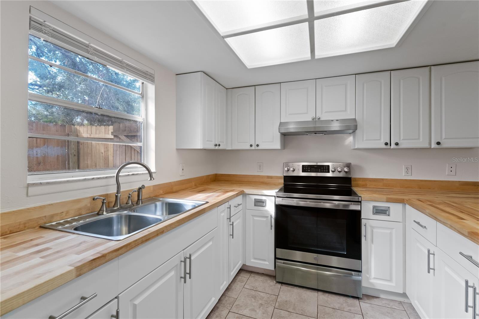 Image 3 of 15 For 427 2nd Avenue