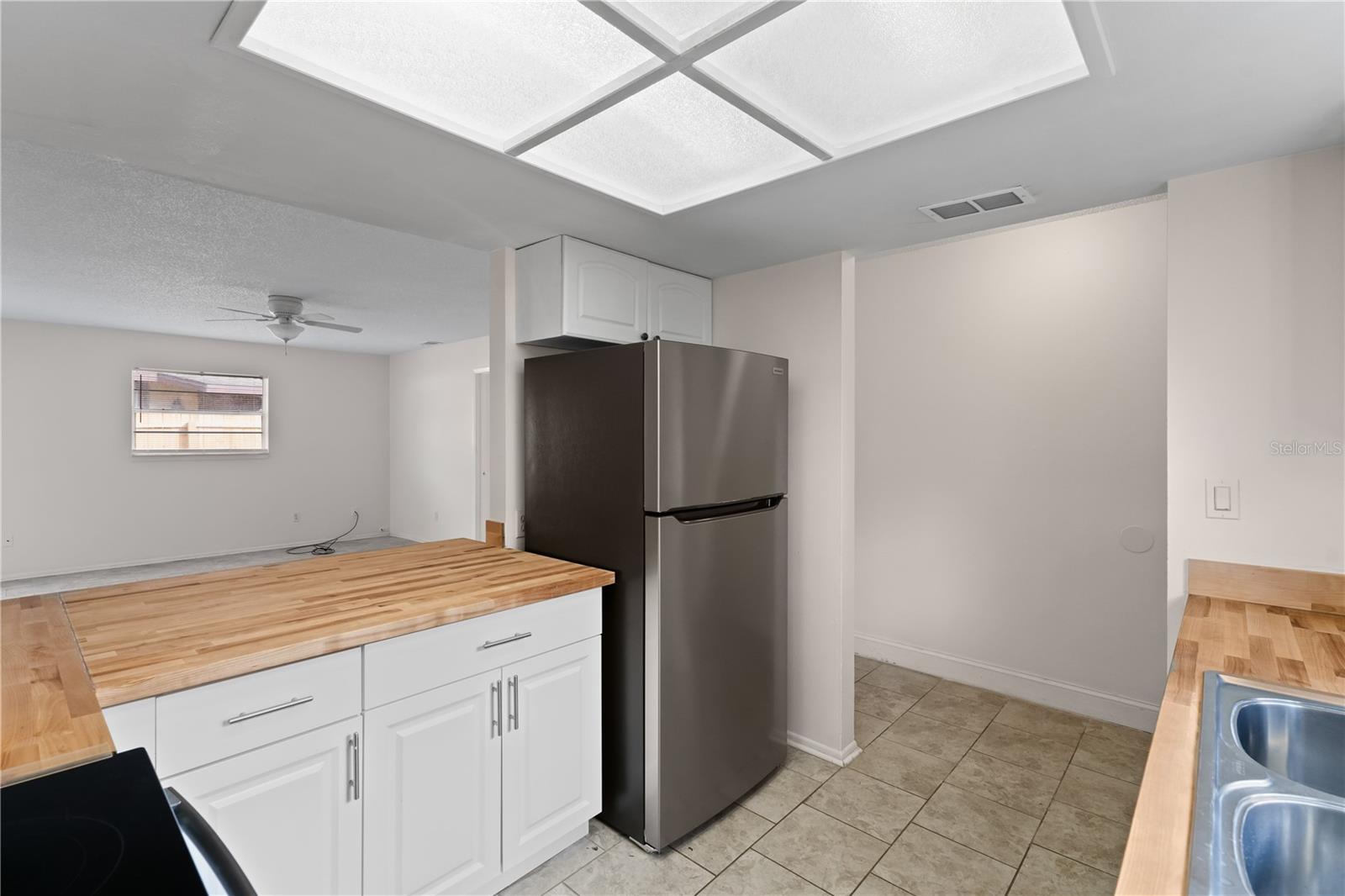 Image 4 of 15 For 427 2nd Avenue