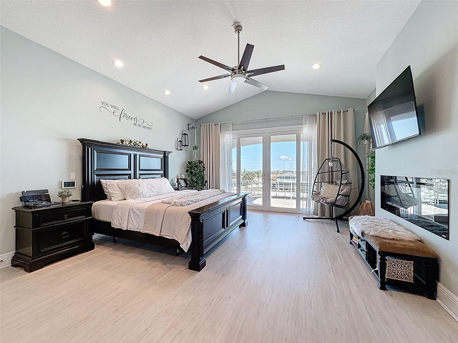 Image 40 of 100 For 5142 Westshore Drive