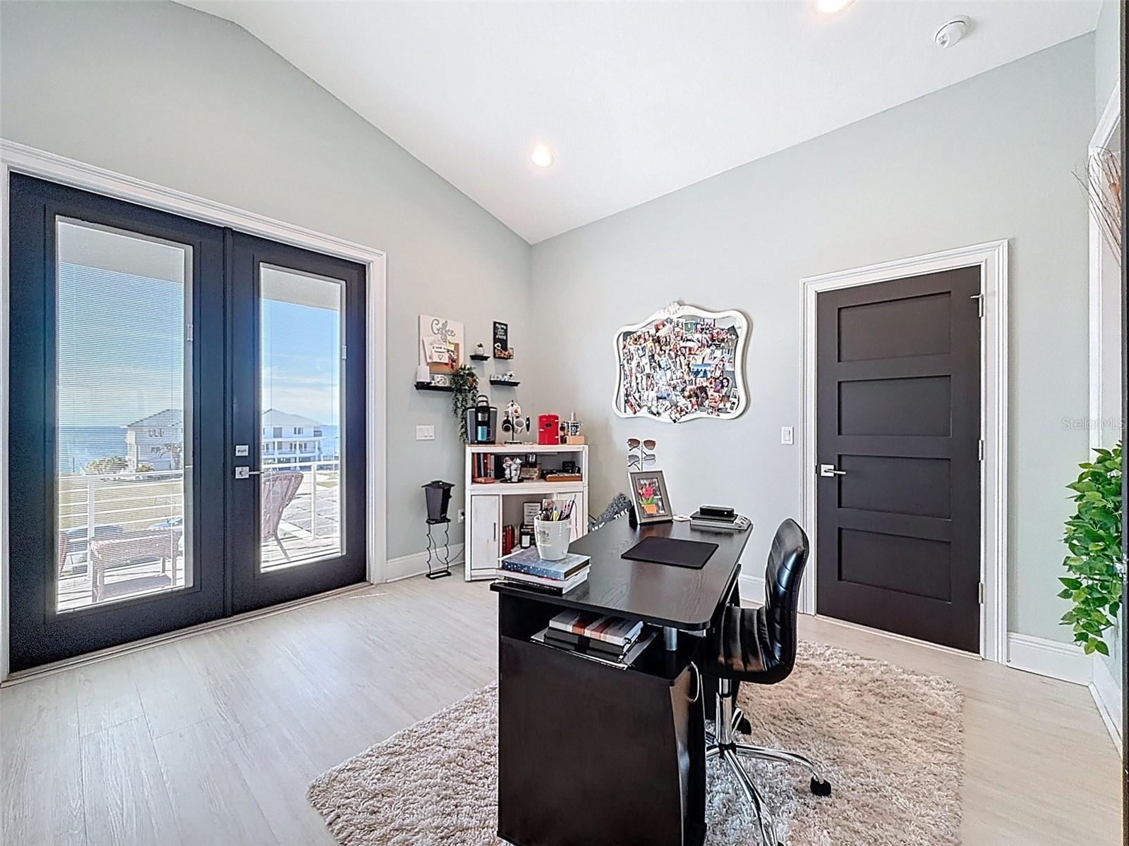 Image 52 of 100 For 5142 Westshore Drive