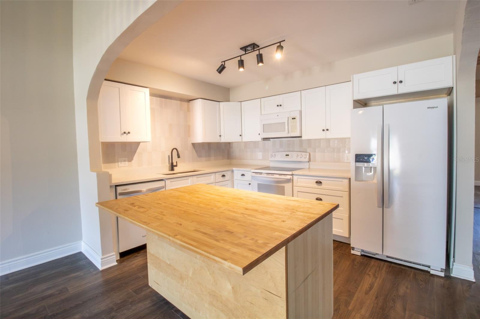 Image 5 of 19 For 2928 Martha Lane