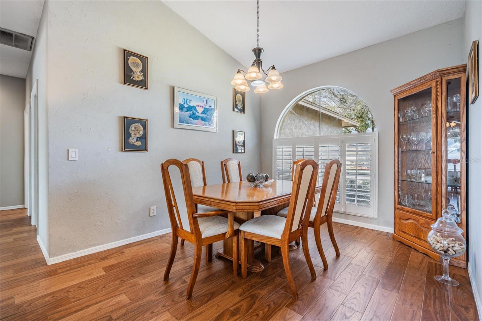 Image 5 of 40 For 22848 Sterling Manor Loop