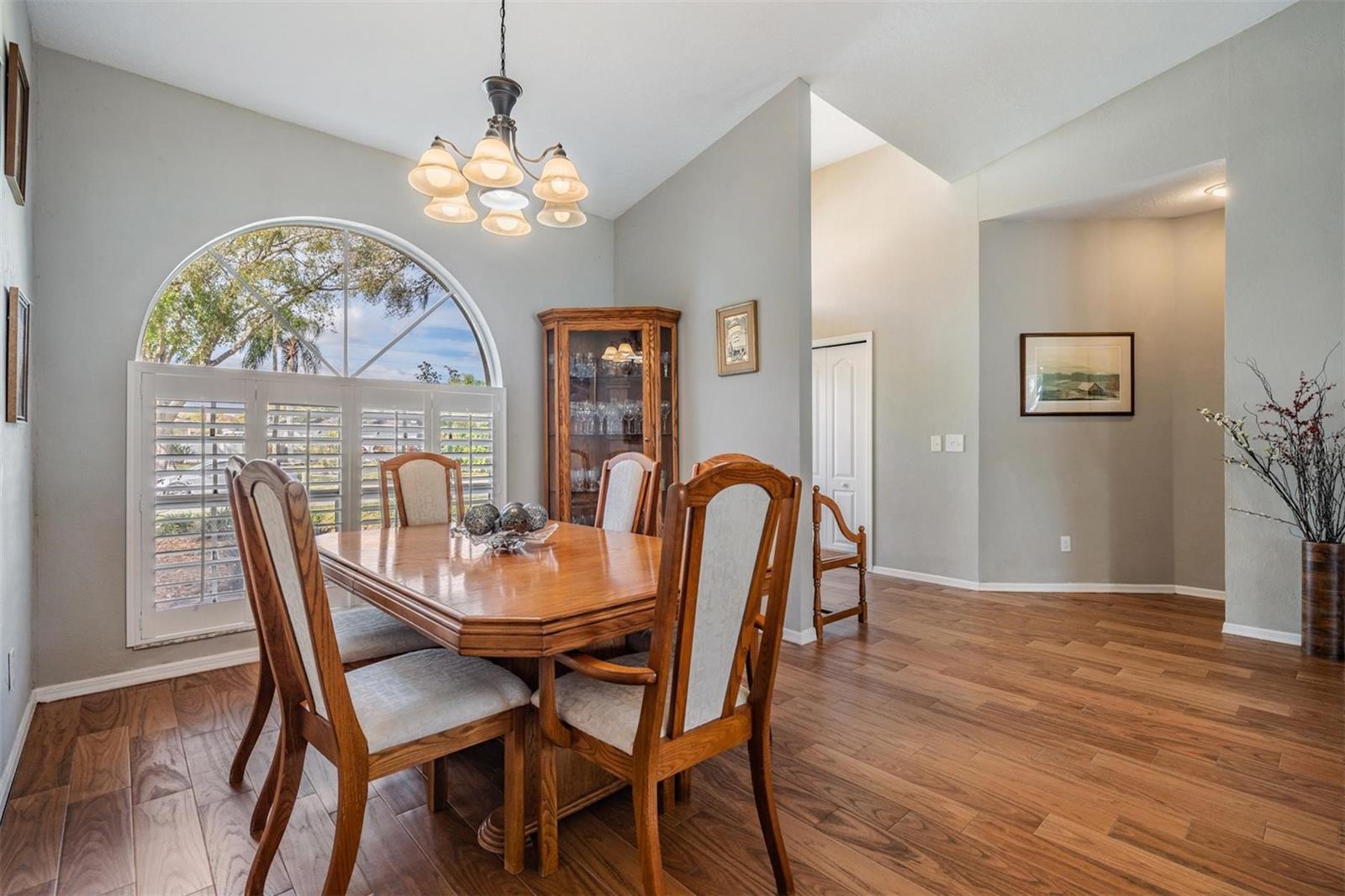 Image 6 of 40 For 22848 Sterling Manor Loop