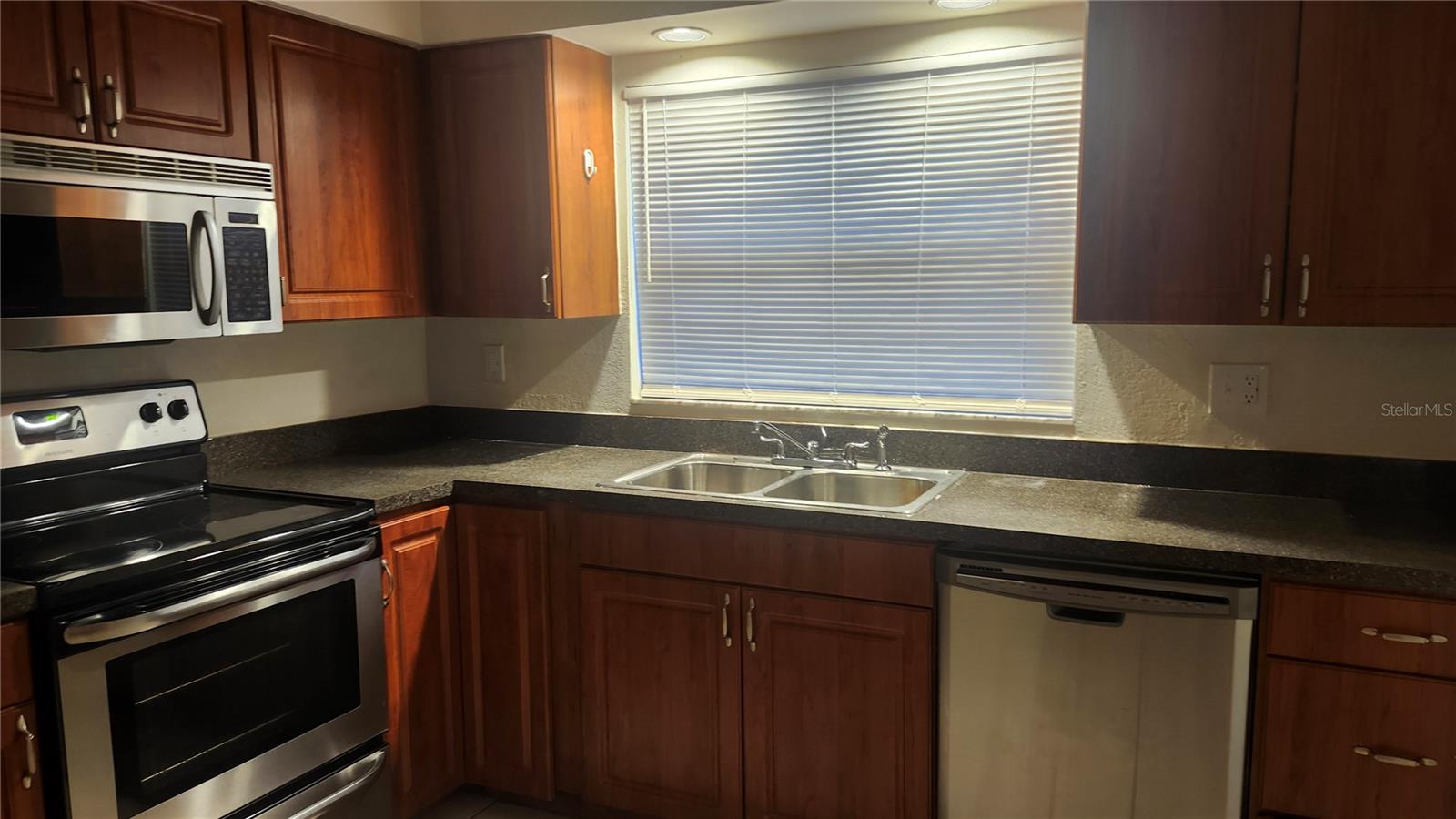 Image 4 of 37 For 11710 Wesson Circle W