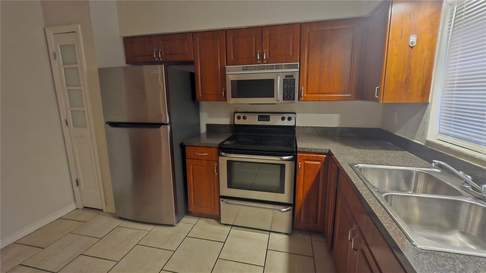 Image 6 of 37 For 11710 Wesson Circle W