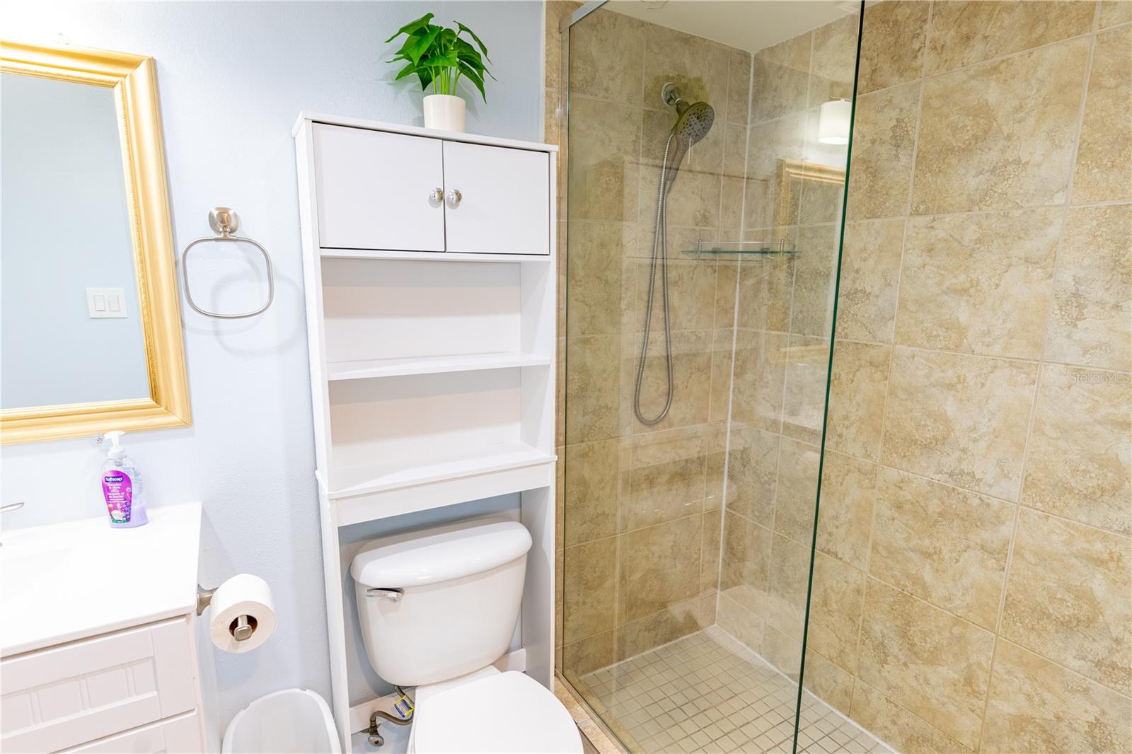 Image 13 of 26 For 701 Madison Avenue 401