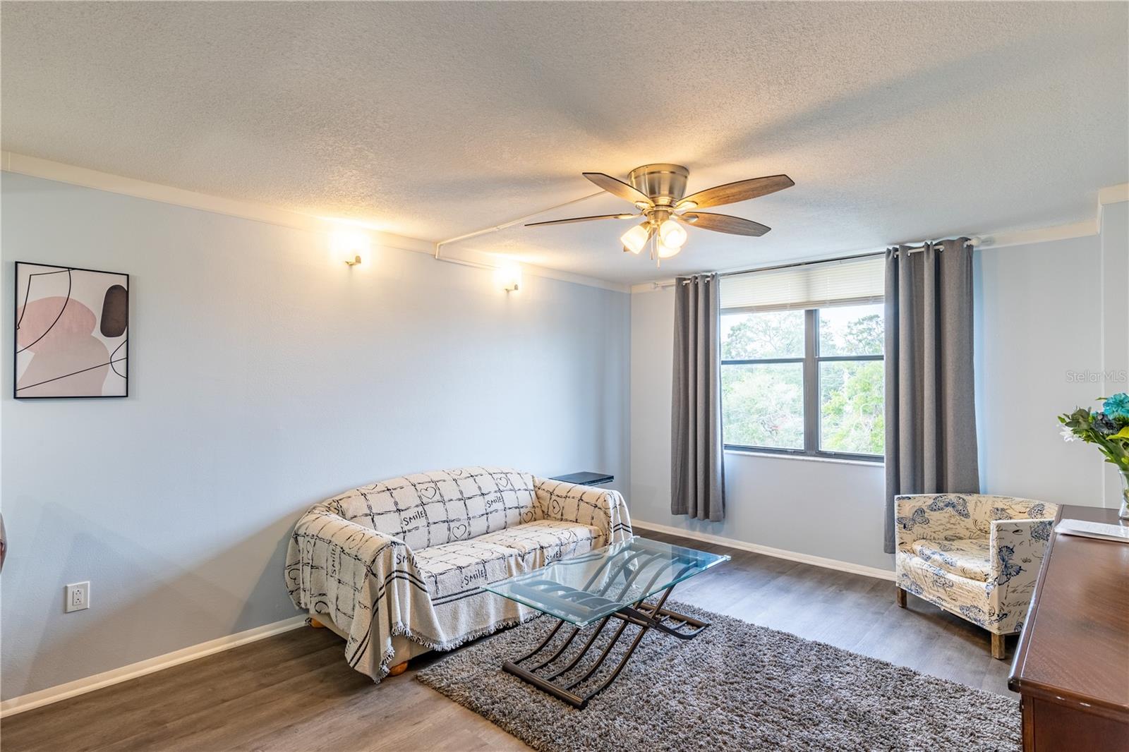 Image 16 of 26 For 701 Madison Avenue 401