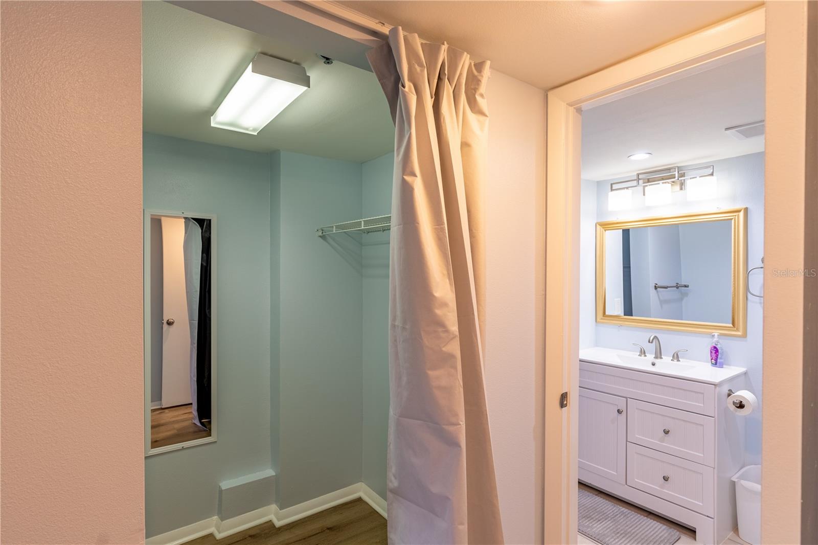 Image 22 of 26 For 701 Madison Avenue 401