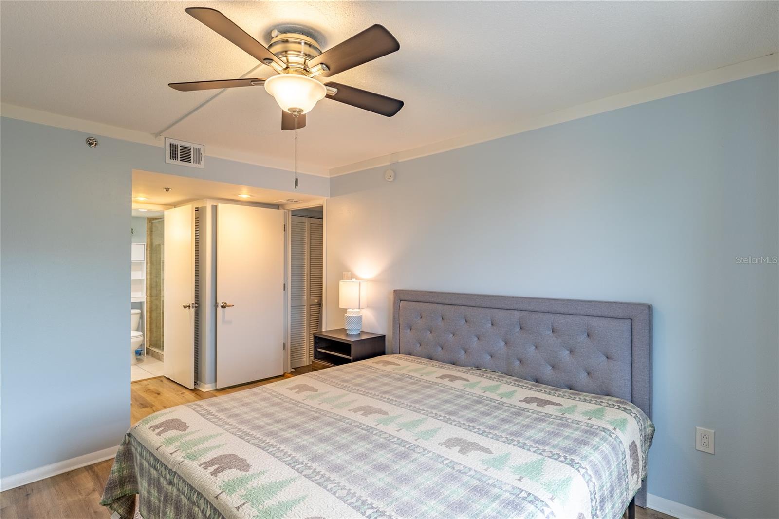 Image 25 of 26 For 701 Madison Avenue 401