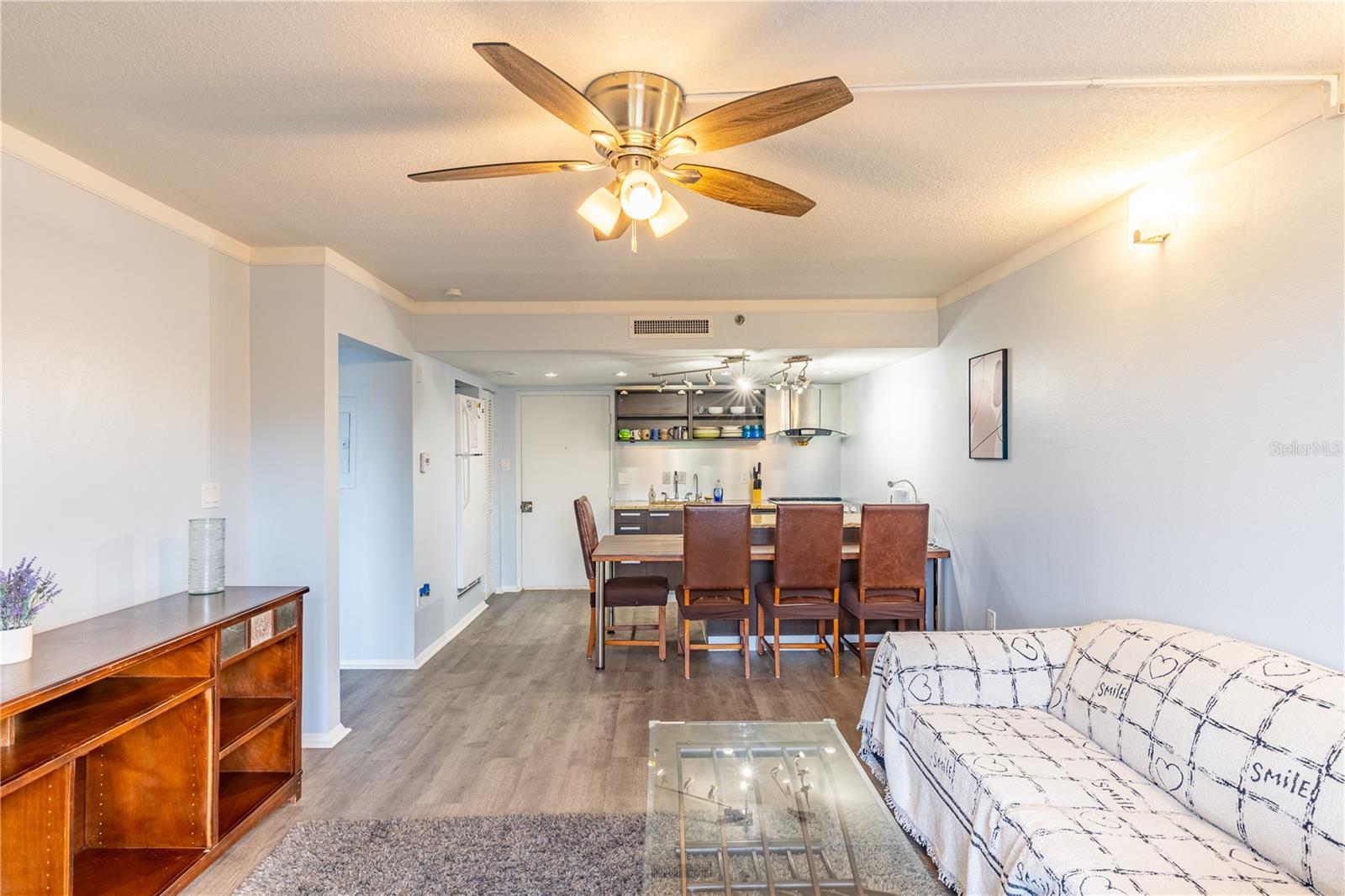 Image 8 of 26 For 701 Madison Avenue 401