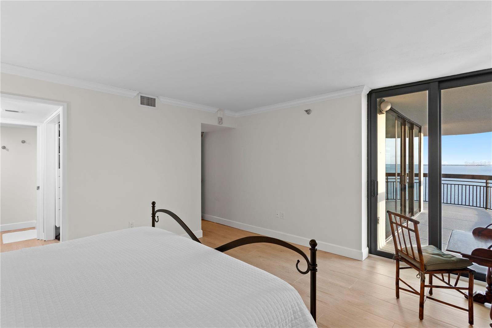 Image 29 of 65 For 2413 Bayshore Boulevard 1504