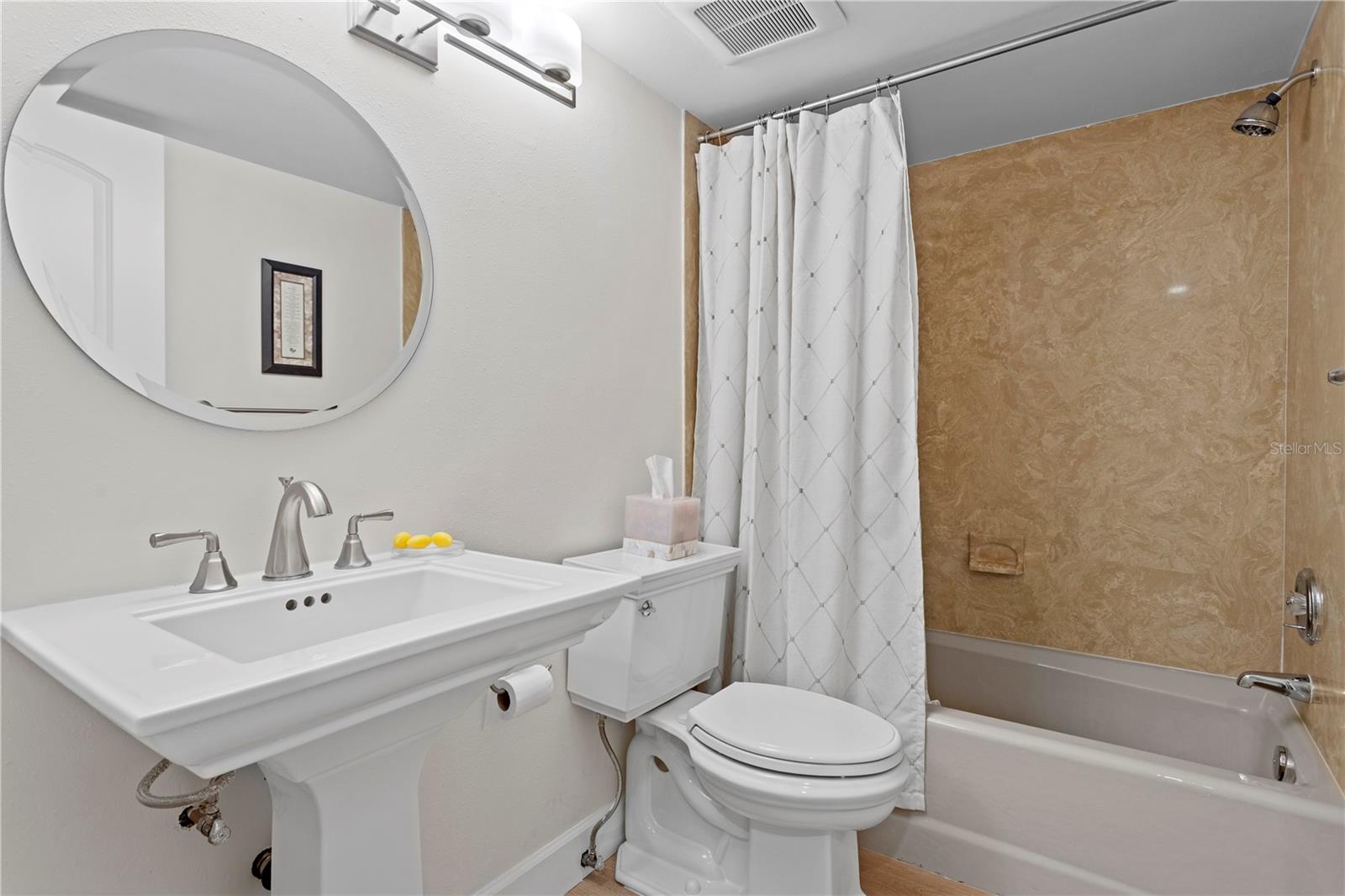 Image 41 of 65 For 2413 Bayshore Boulevard 1504