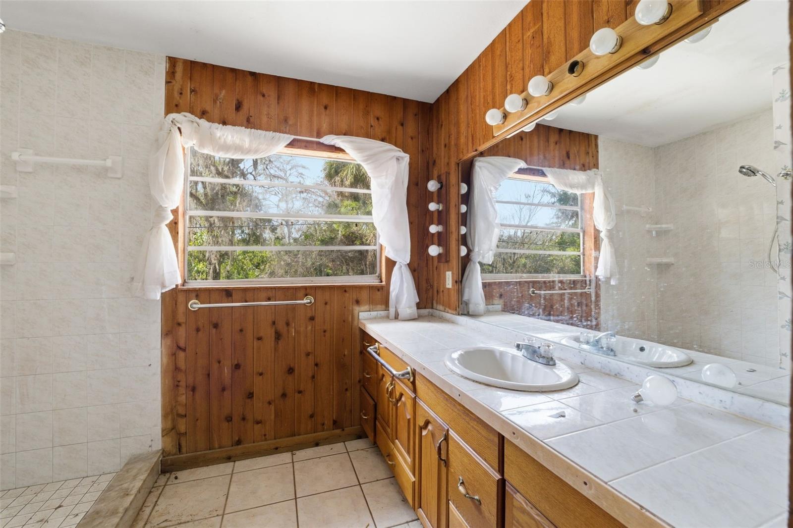 Image 18 of 43 For 3315 Elfers Parkway