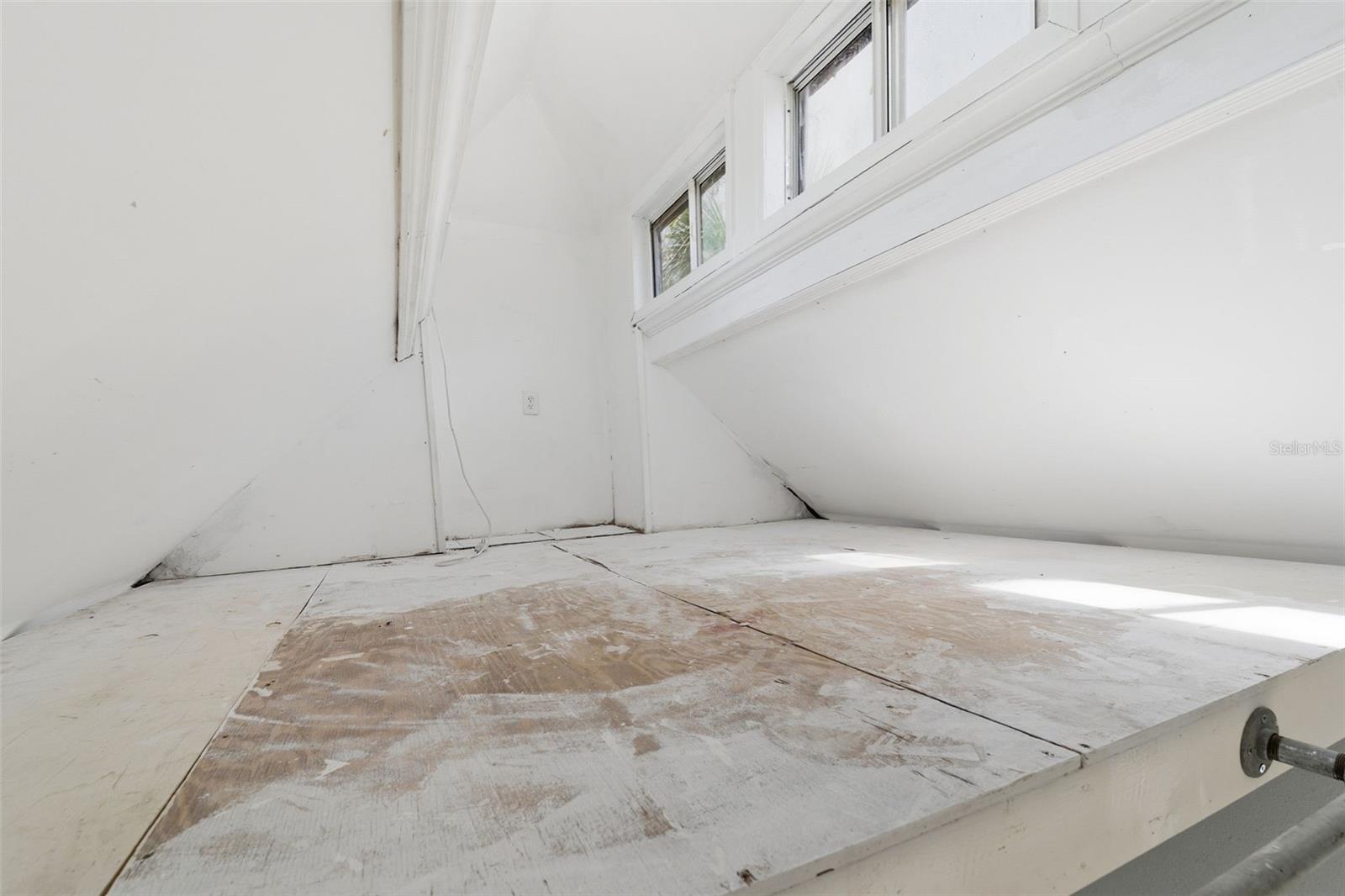 Image 24 of 43 For 3315 Elfers Parkway