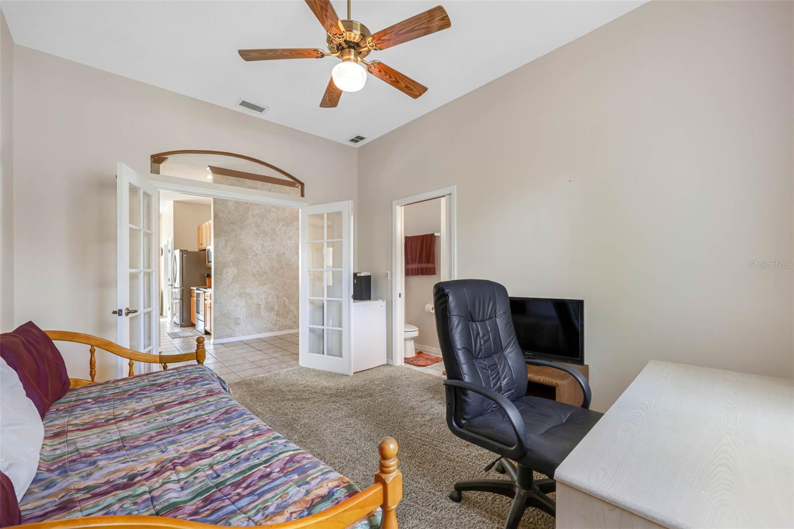 Image 12 of 48 For 4940 Thames Lane