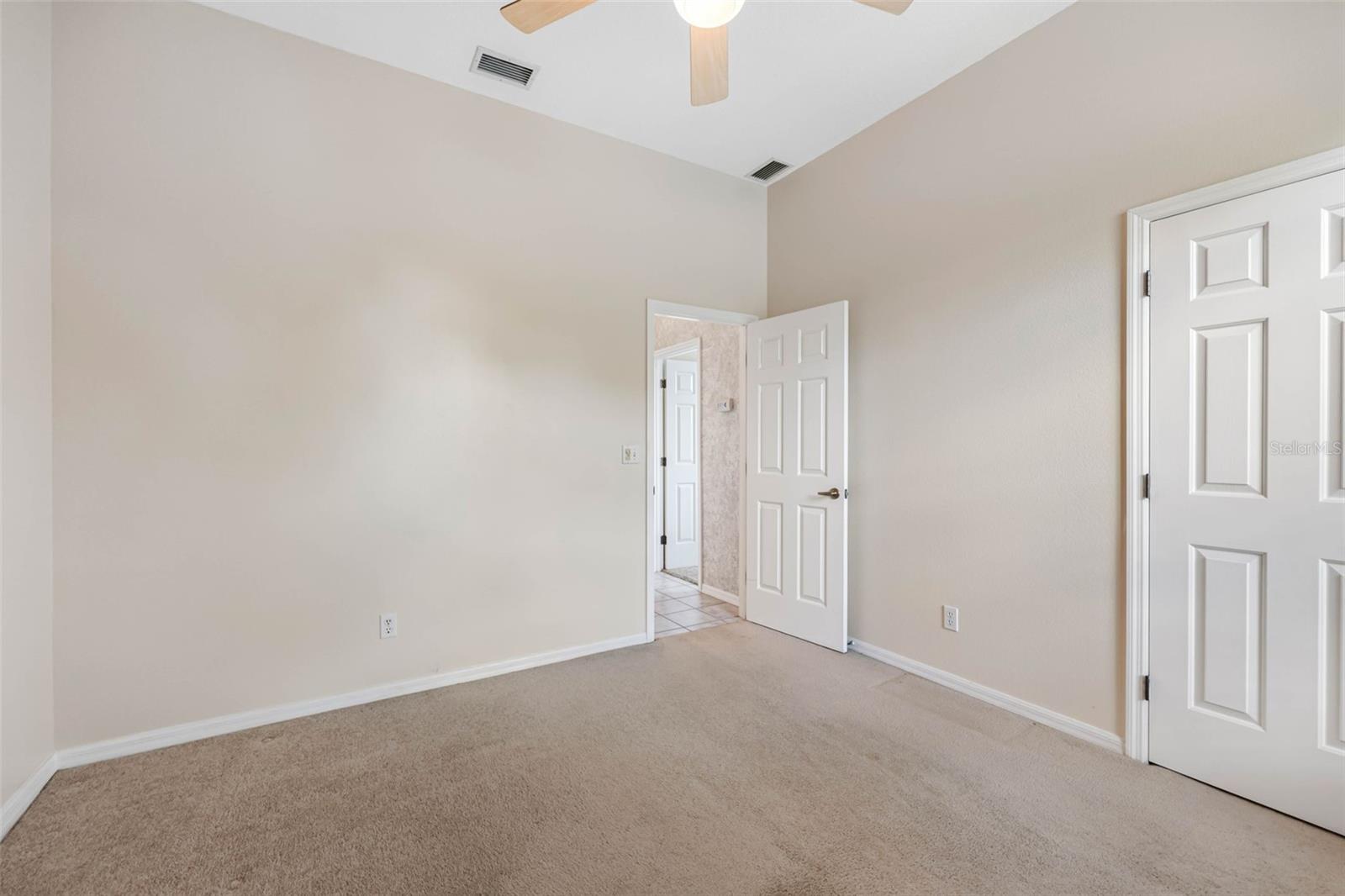 Image 19 of 48 For 4940 Thames Lane