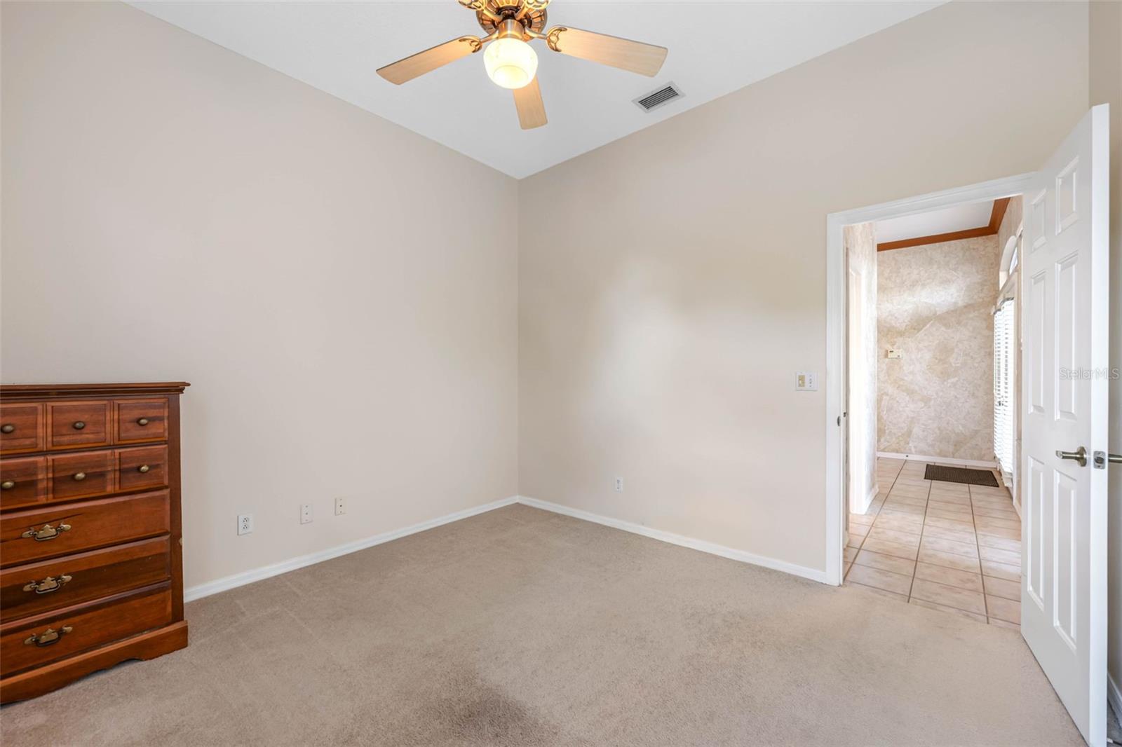 Image 20 of 48 For 4940 Thames Lane