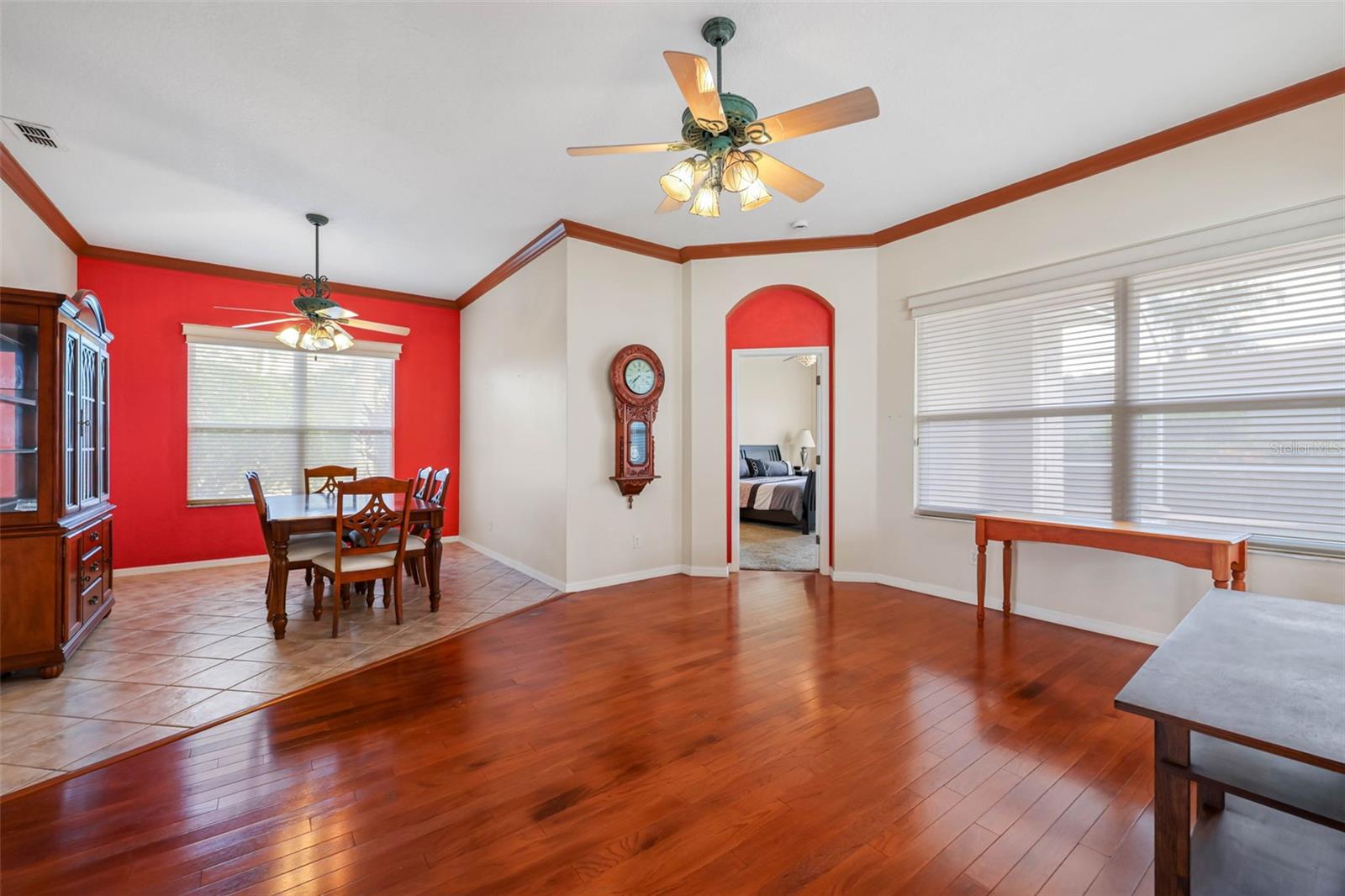 Image 21 of 48 For 4940 Thames Lane