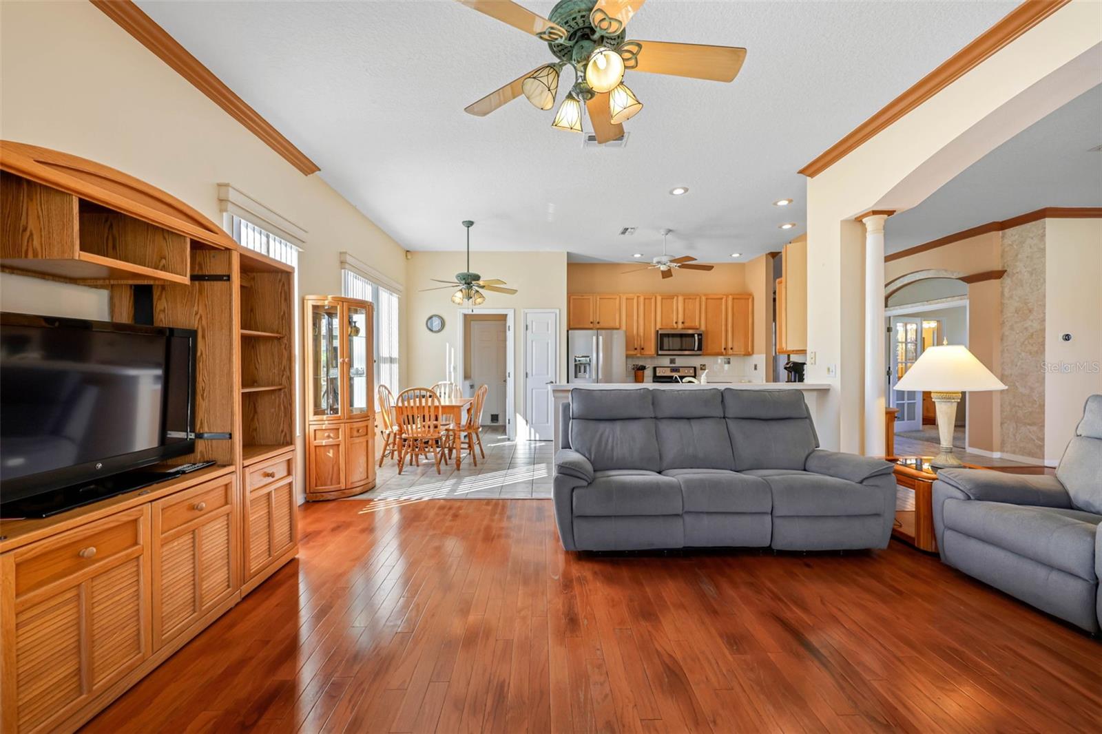 Image 32 of 48 For 4940 Thames Lane