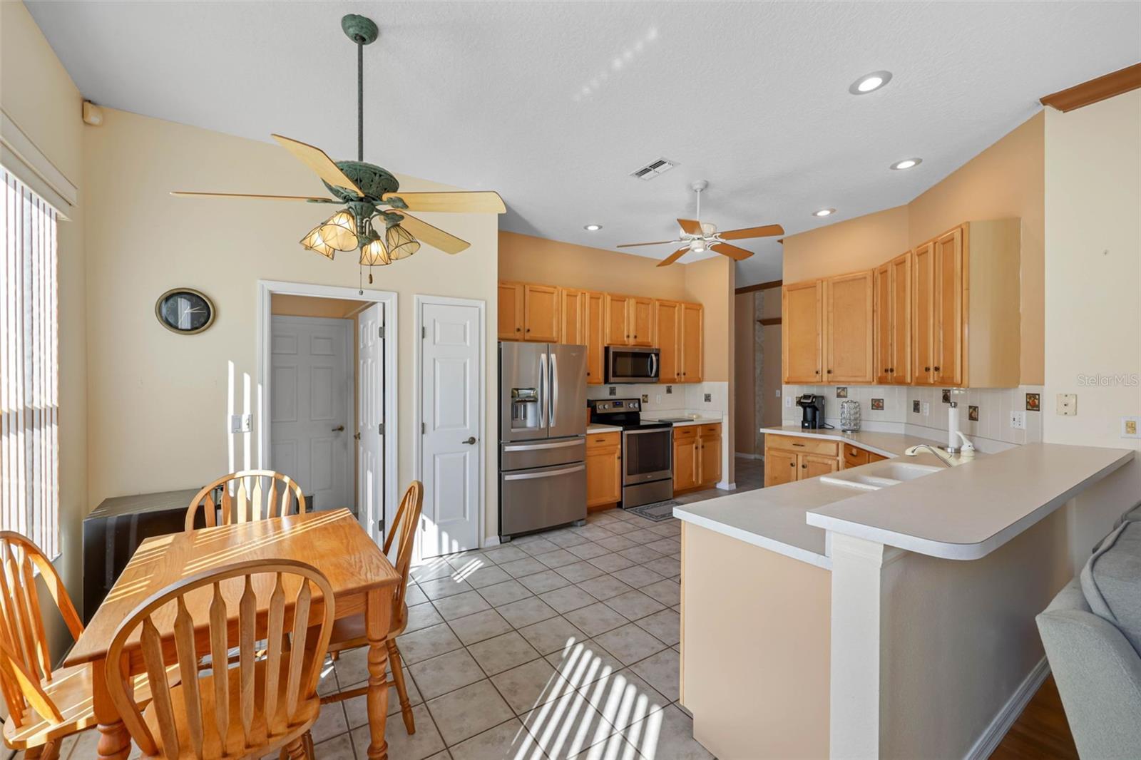 Image 37 of 48 For 4940 Thames Lane